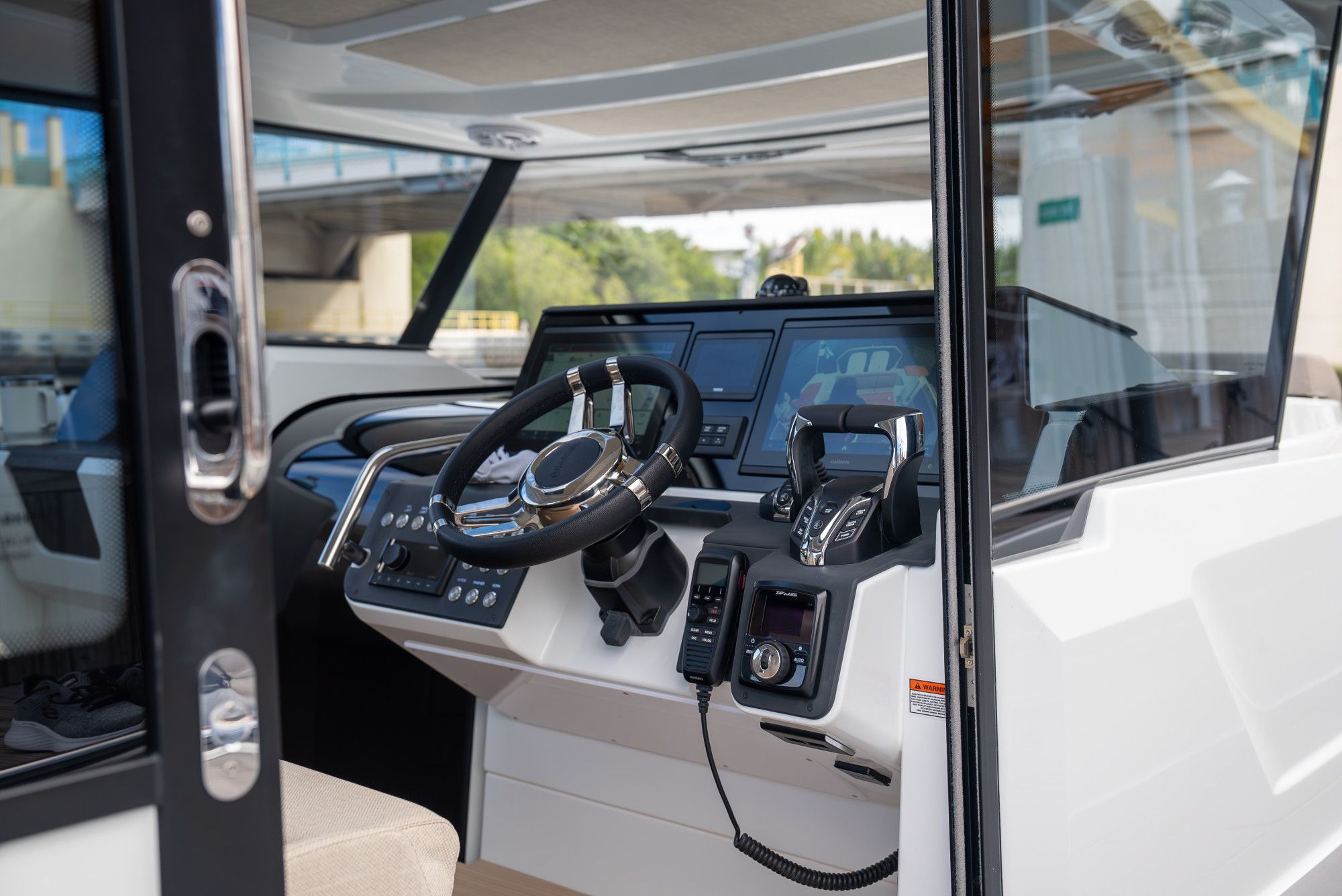 2026 Quarken 35 Cabin Tourer - 9
