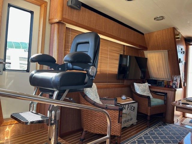 2006 Mainship 43 Trawler - Image 23