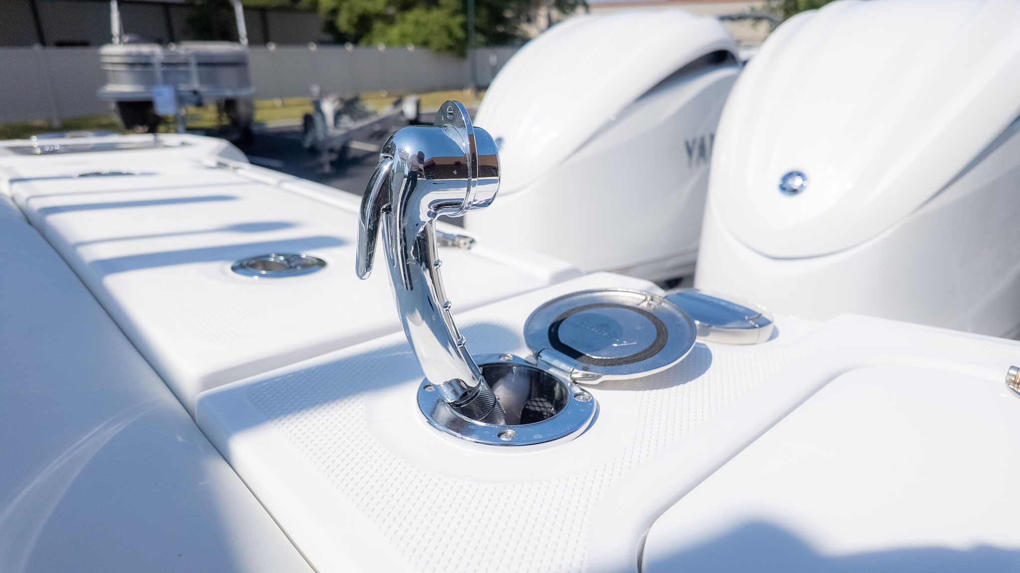 2026 Everglades 285 Center Console - 24