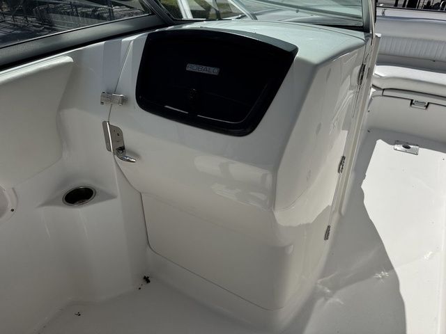 2012 Robalo 247 DC - 23