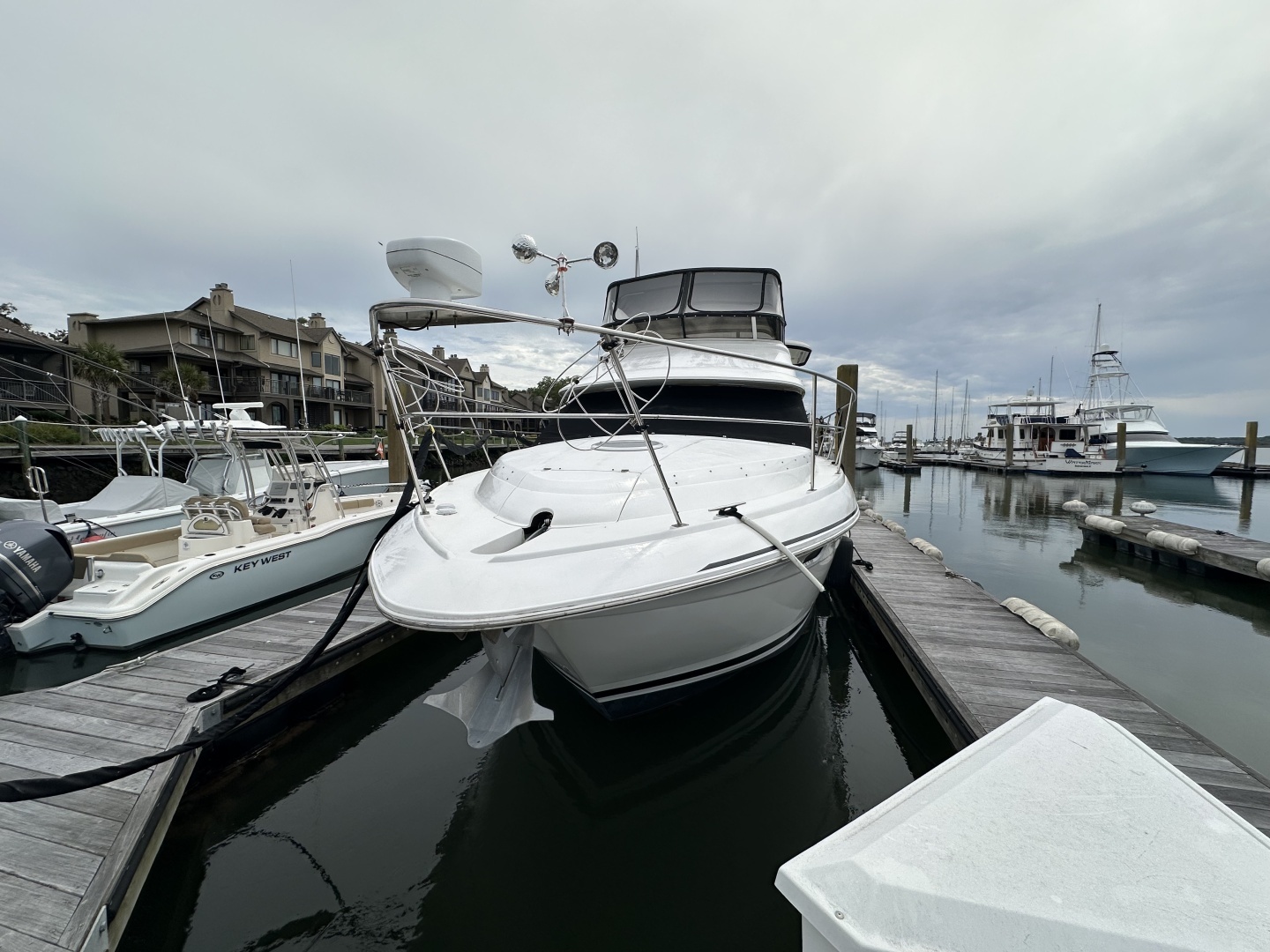 1998 Cruisers Yachts 3650 Aft Cabin - Image 5