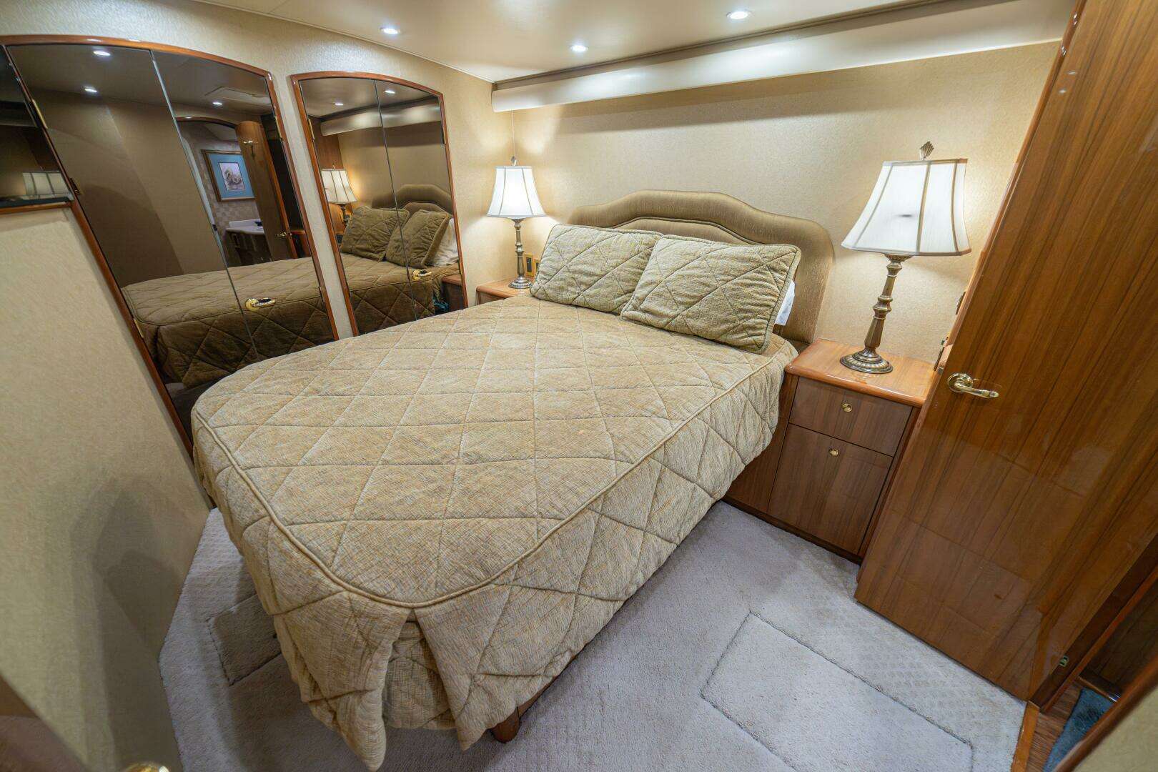 2006 Viking 56 Convertible - Image 60