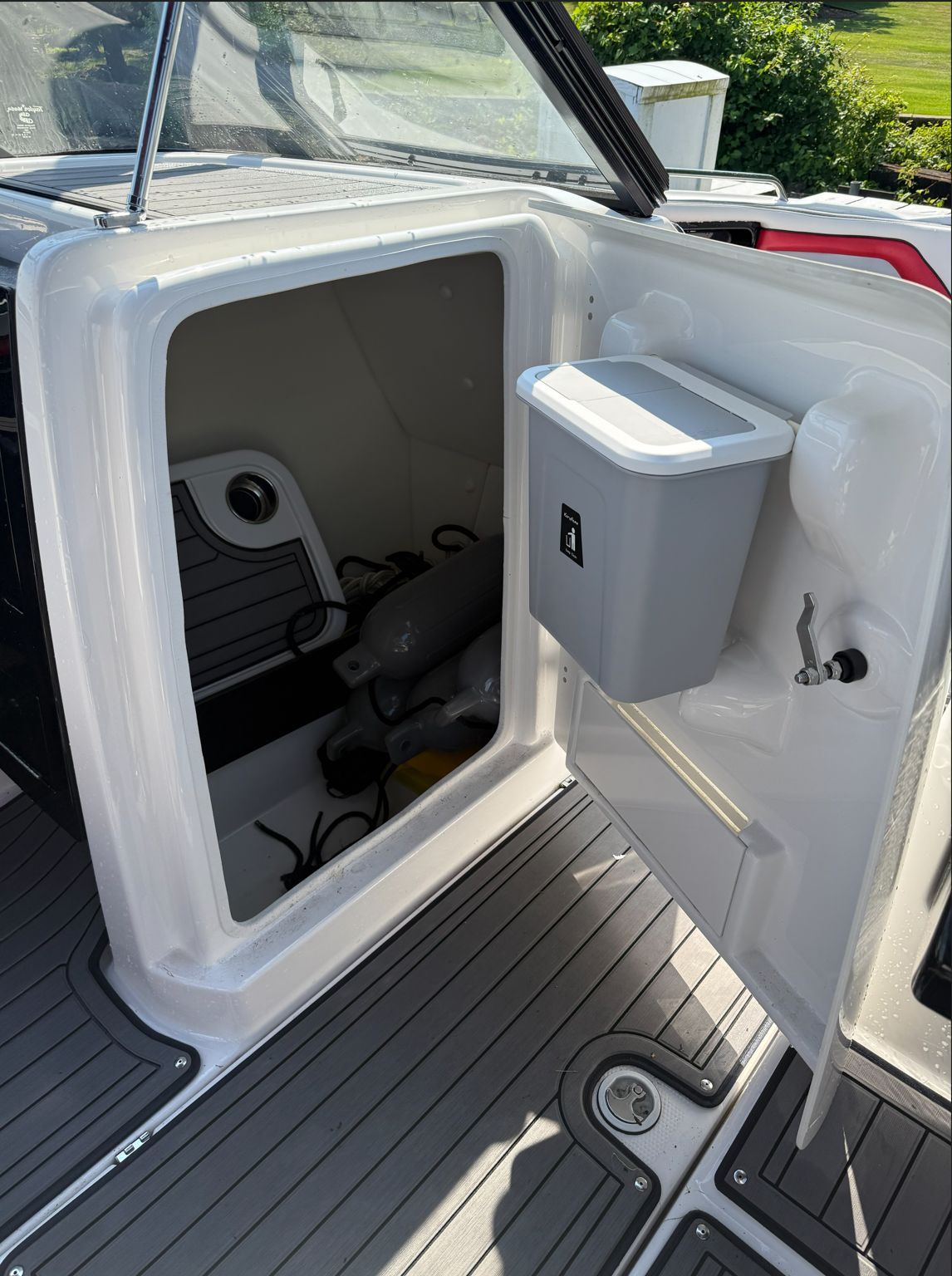2018 Yamaha Boats 242X E-Series - 12