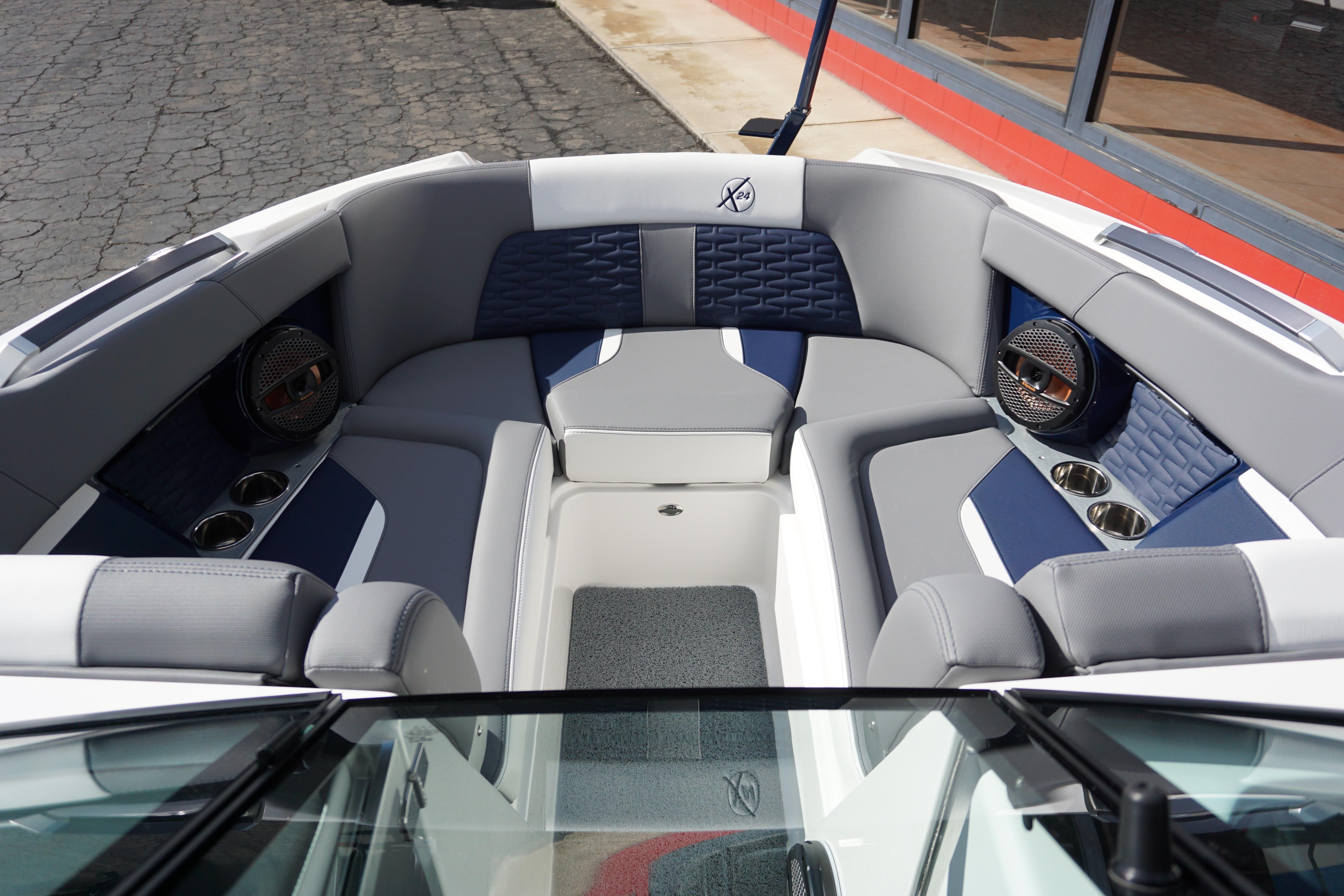 2025 MasterCraft X24 Supercharged 6.2L - 9K Rebate Eligible - 19