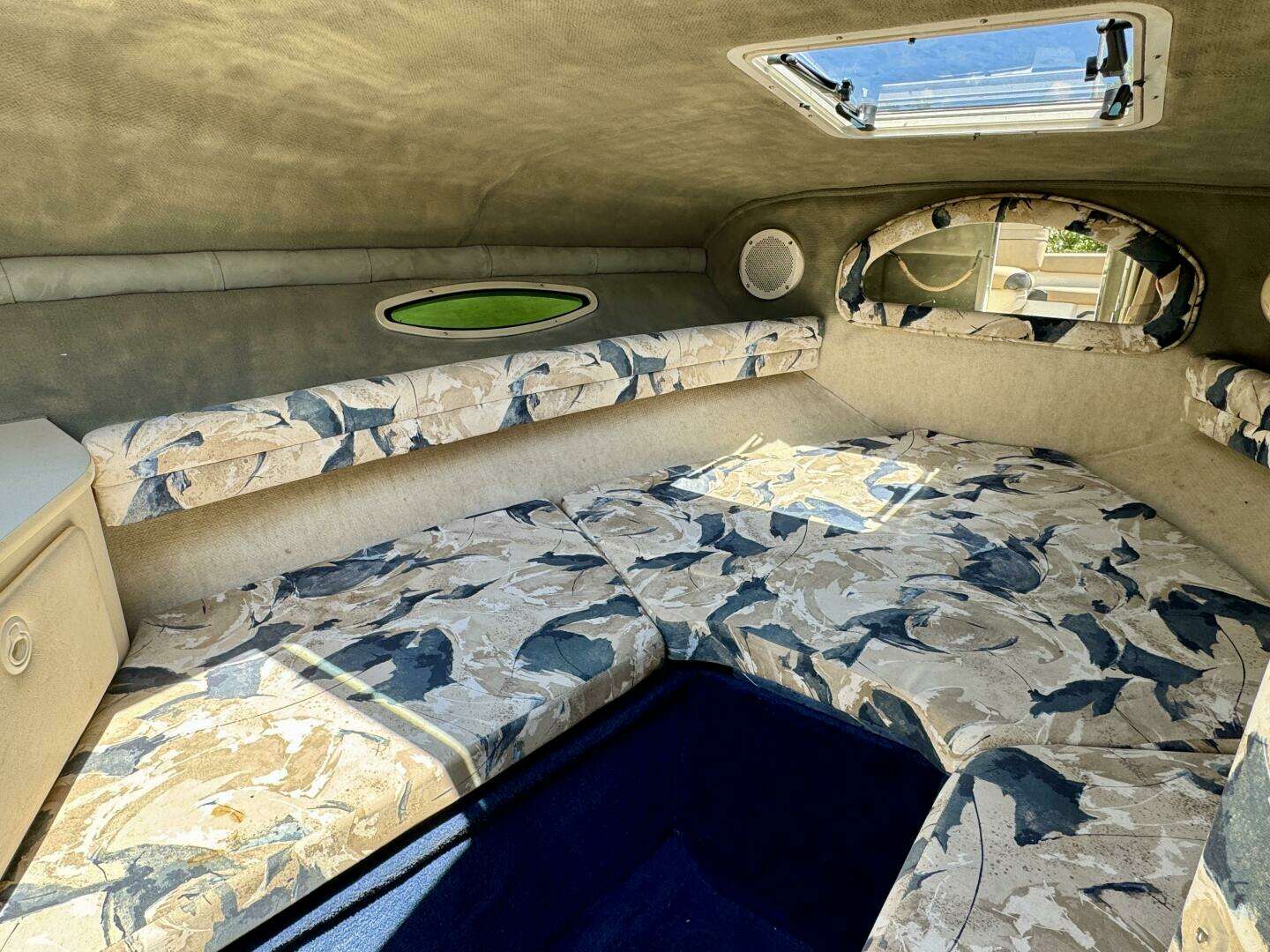 1999 Sea Ray 215 Express Cruiser - Image 43