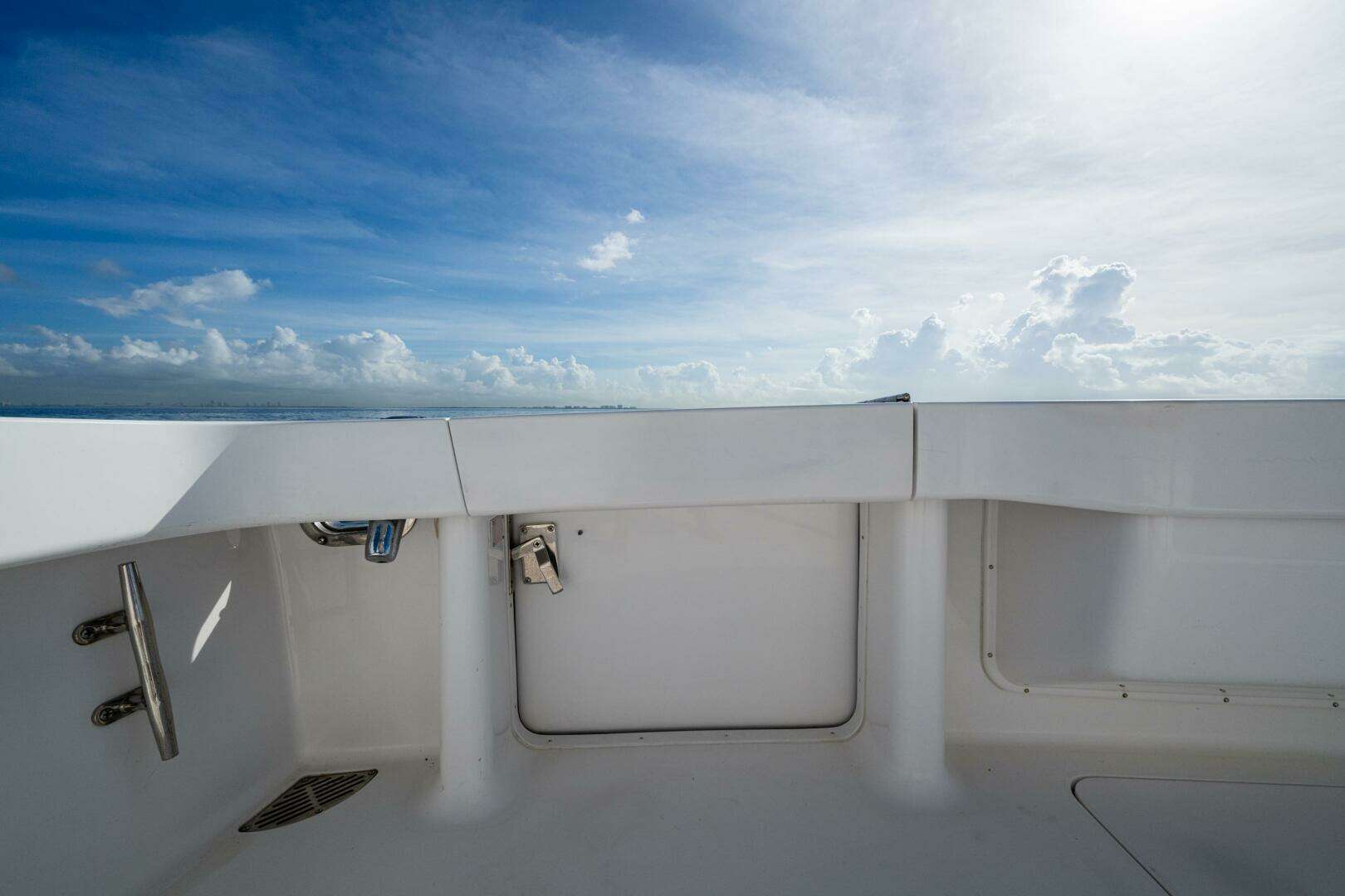 2004 Viking 48 Convertible - Image 33