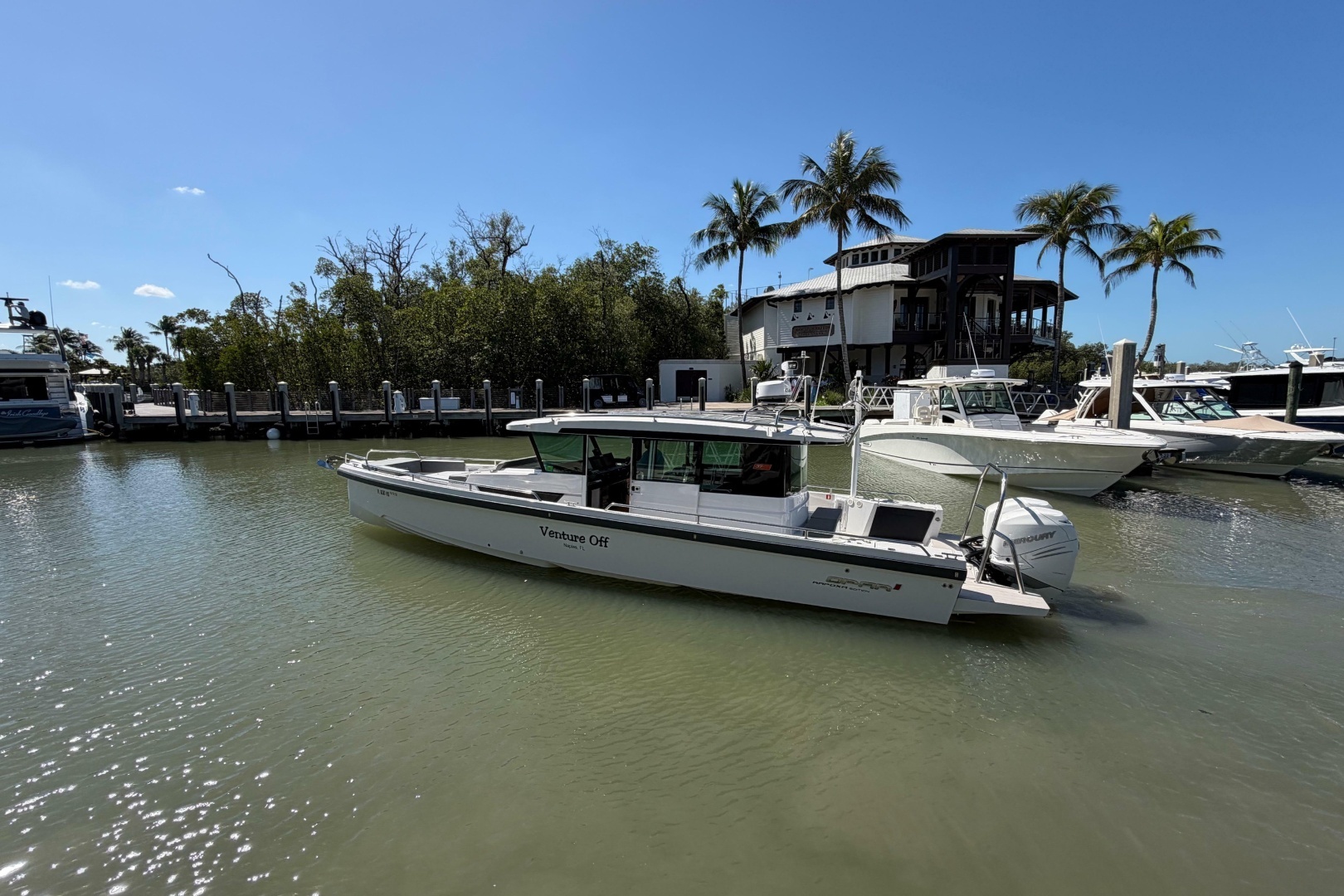 2018 Axopar 37 Cabin - Image 5