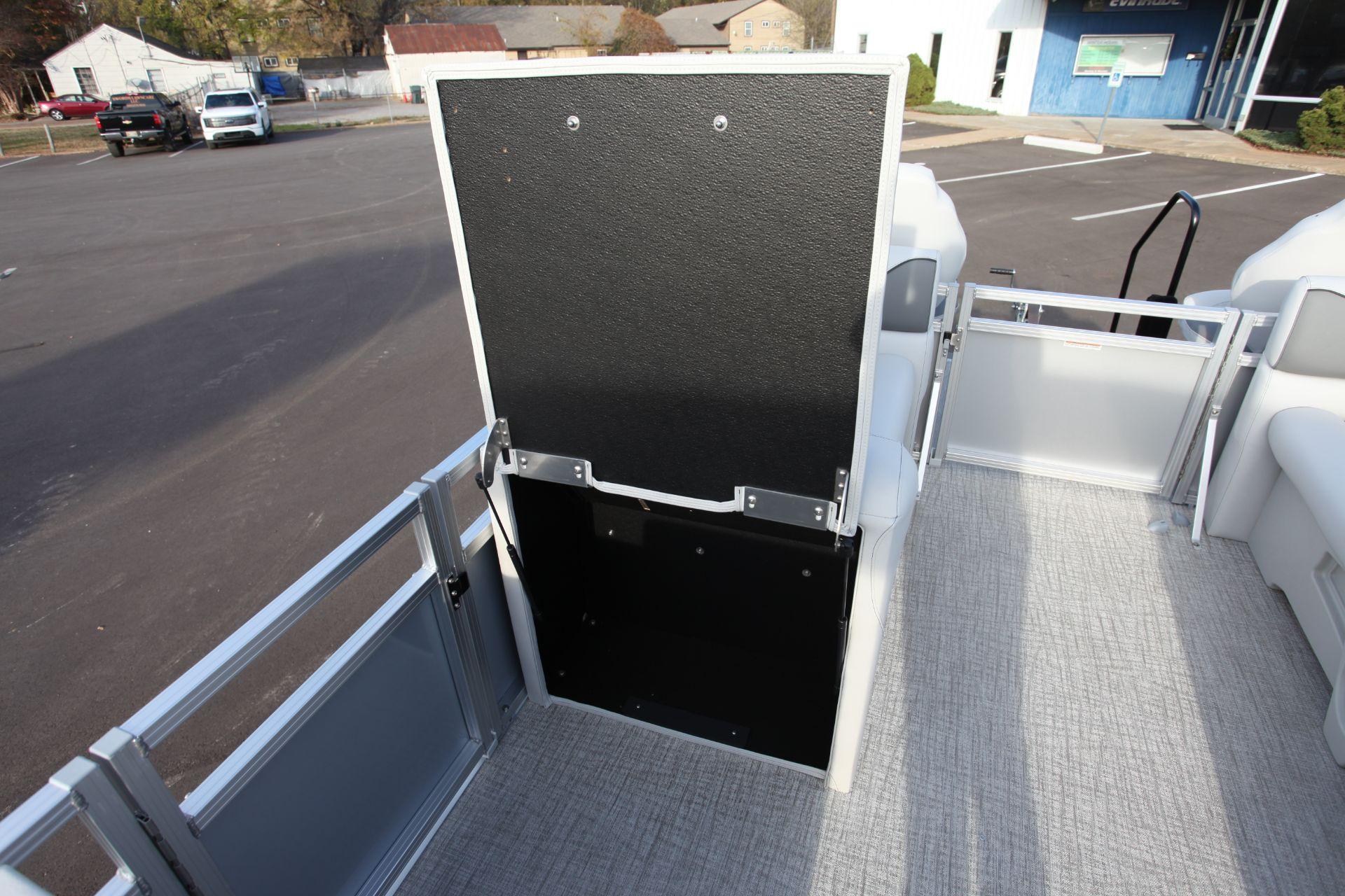 2024 Avalon Venture Fish N Cruise 23 ft. - 7