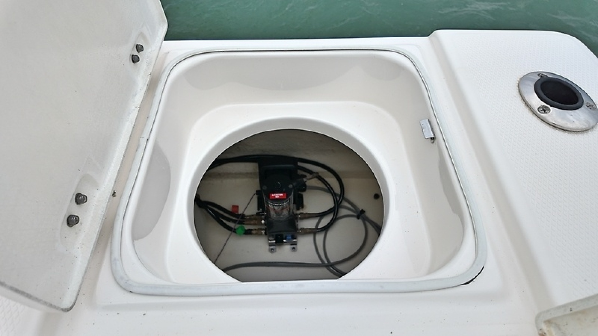 2021 Robalo 246 Cayman SD - Image 36