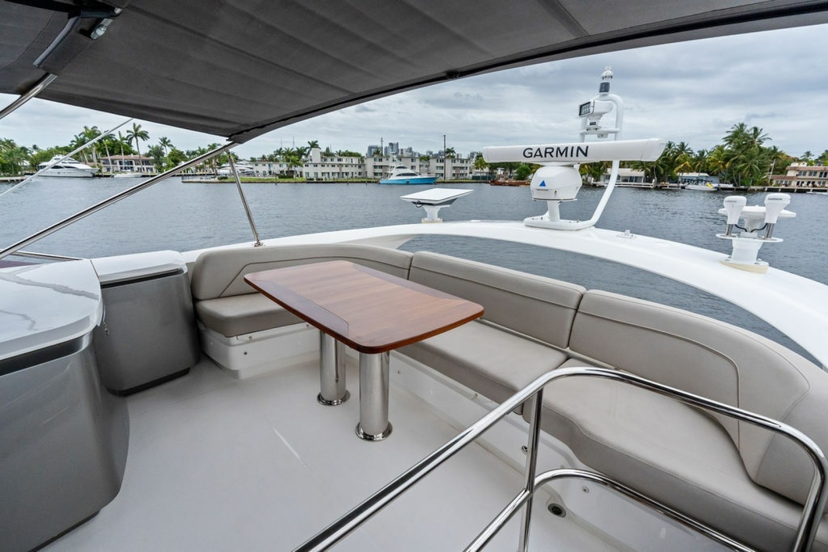 2020 Princess S62 Sportbridge - Image 24