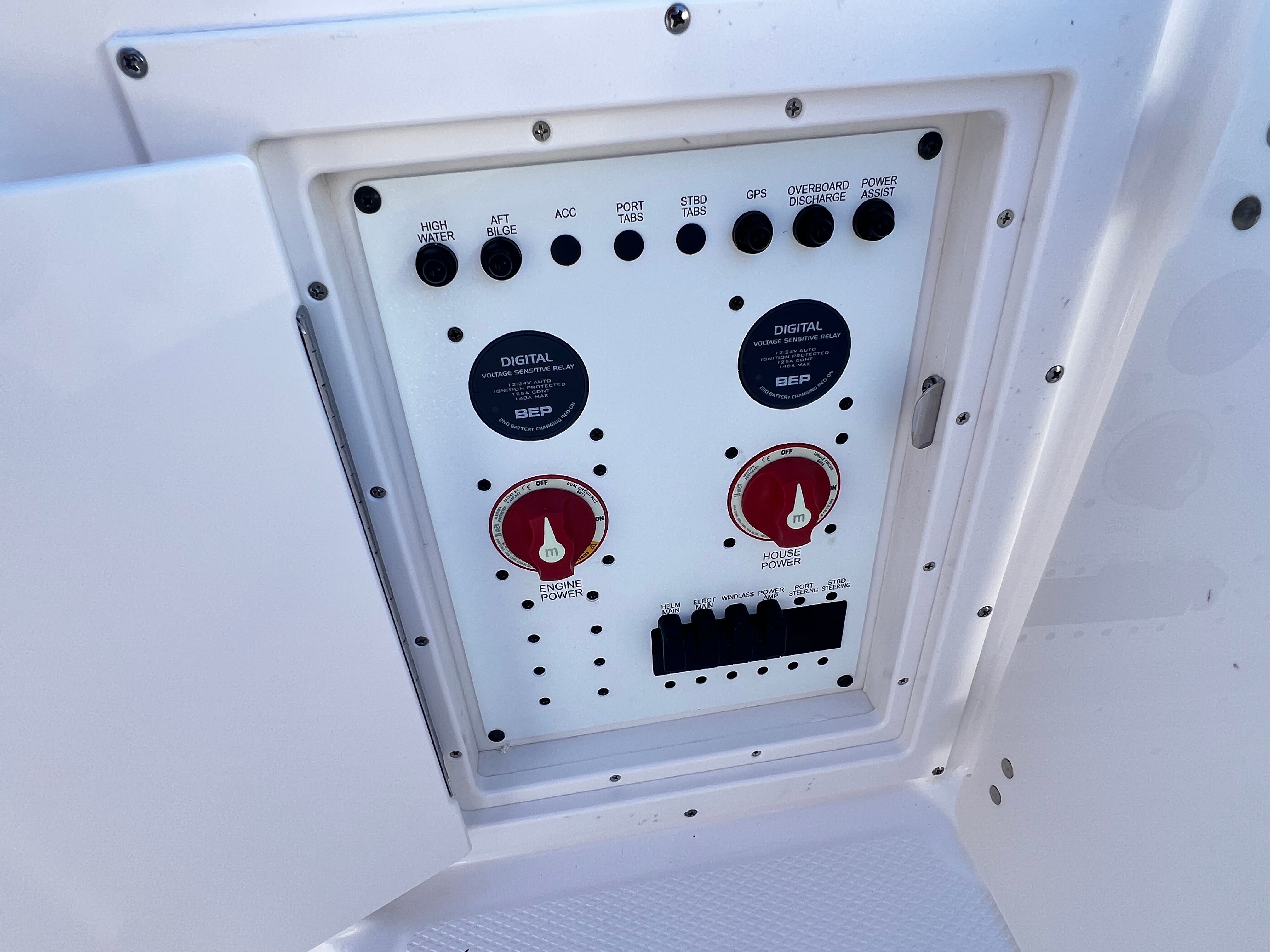 2026 Robalo R270 Center Console - 23