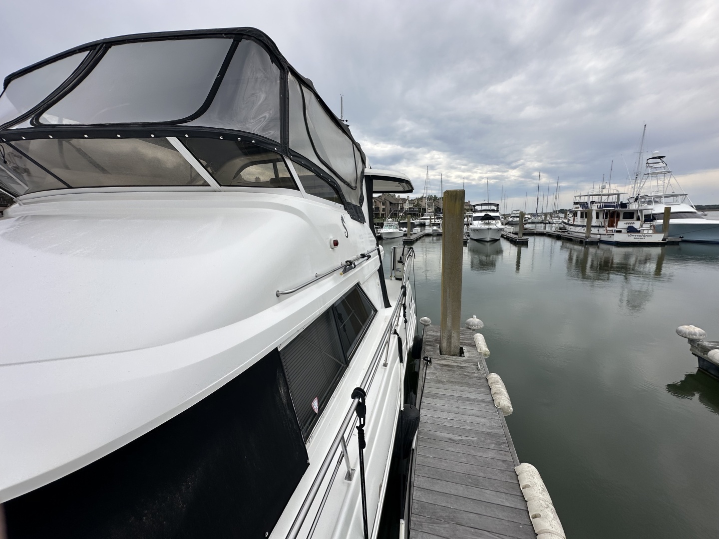 1998 Cruisers Yachts 3650 Aft Cabin - Image 14