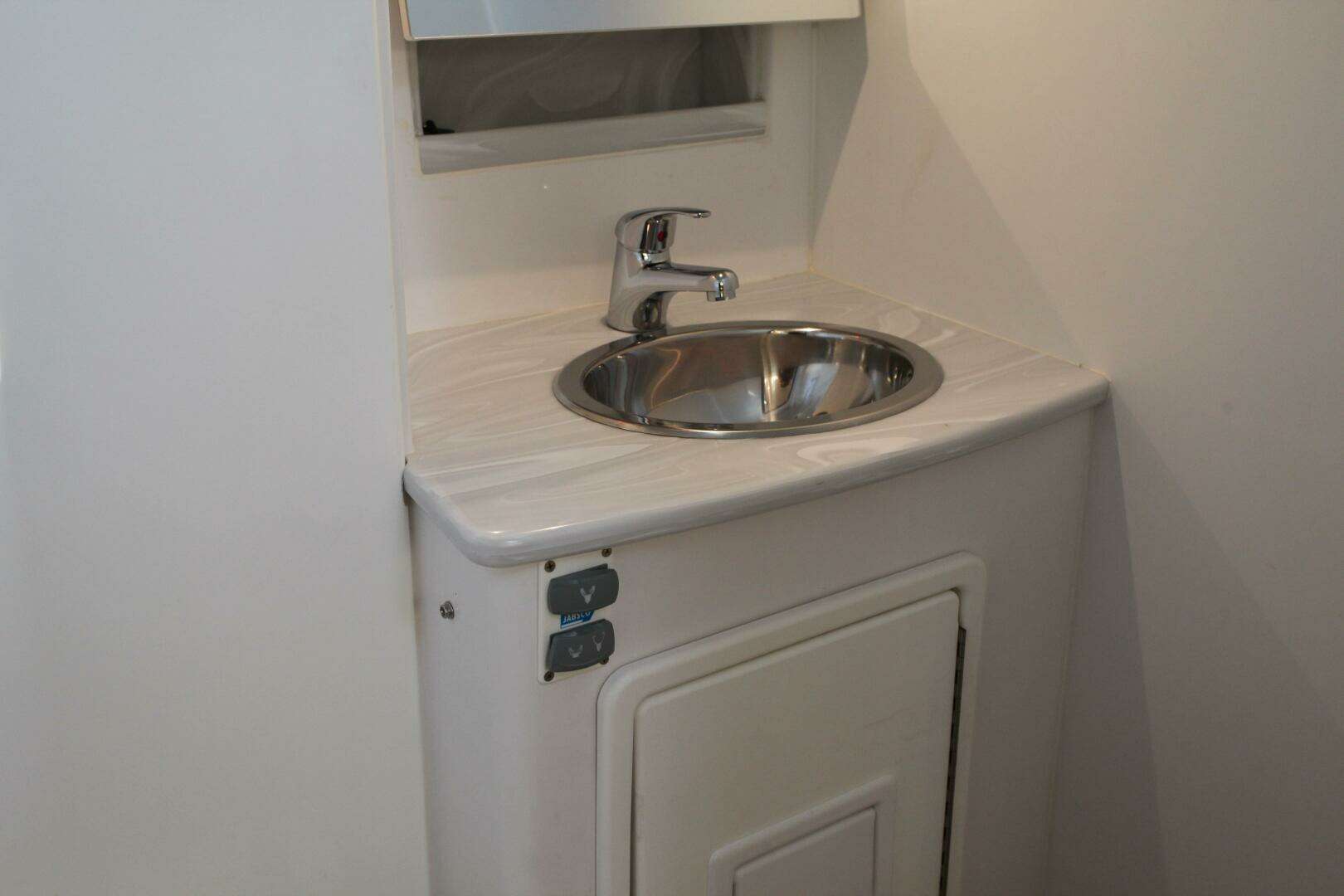 2025 Catalina 426 - Image 165