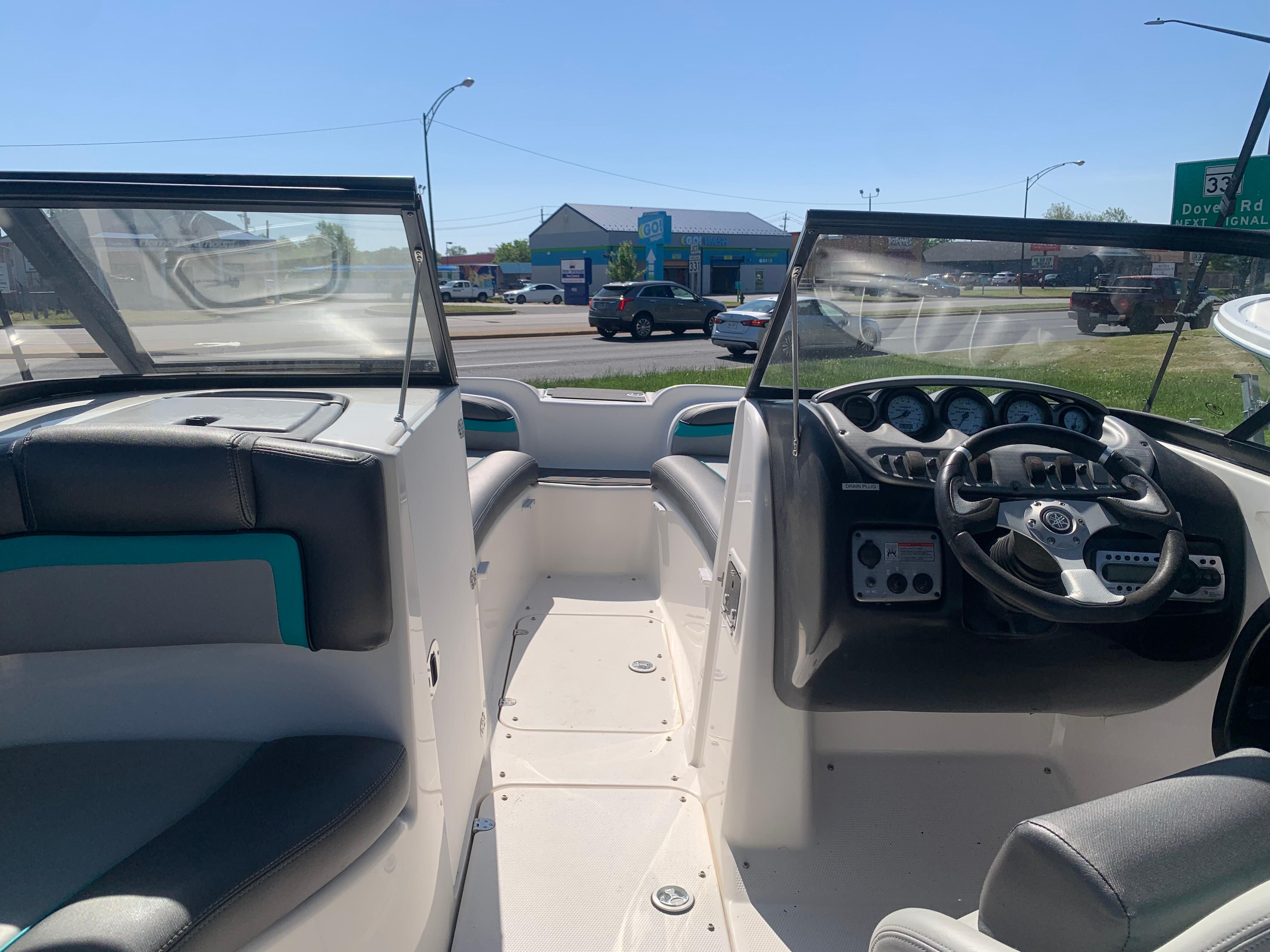 2010 Yamaha Boats 212SS - 18