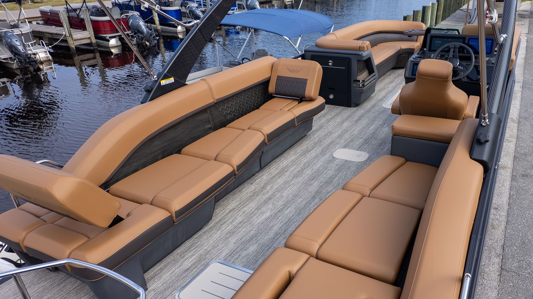 2026 Bennington 26 M STERN LOUNGE - 5