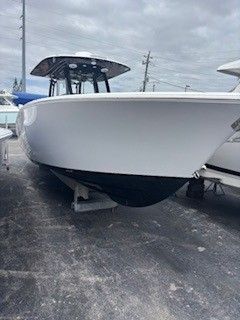 2026 Sportsman Open 322 Center Console