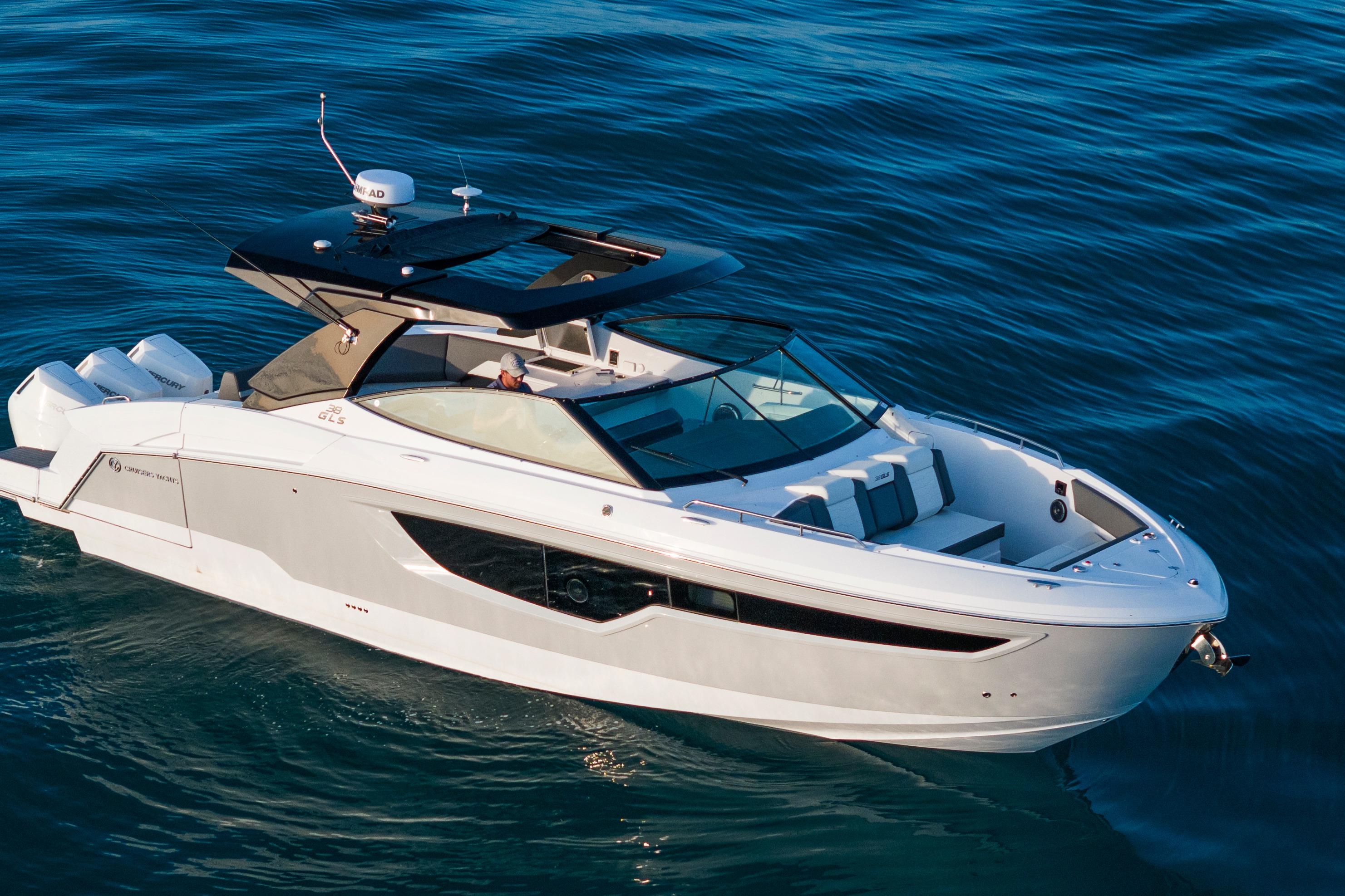 2026 Cruisers Yachts 38 GLS OB