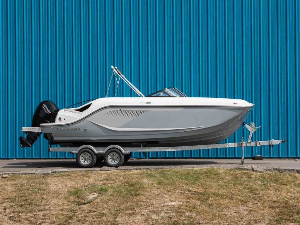 2025 Bayliner D22