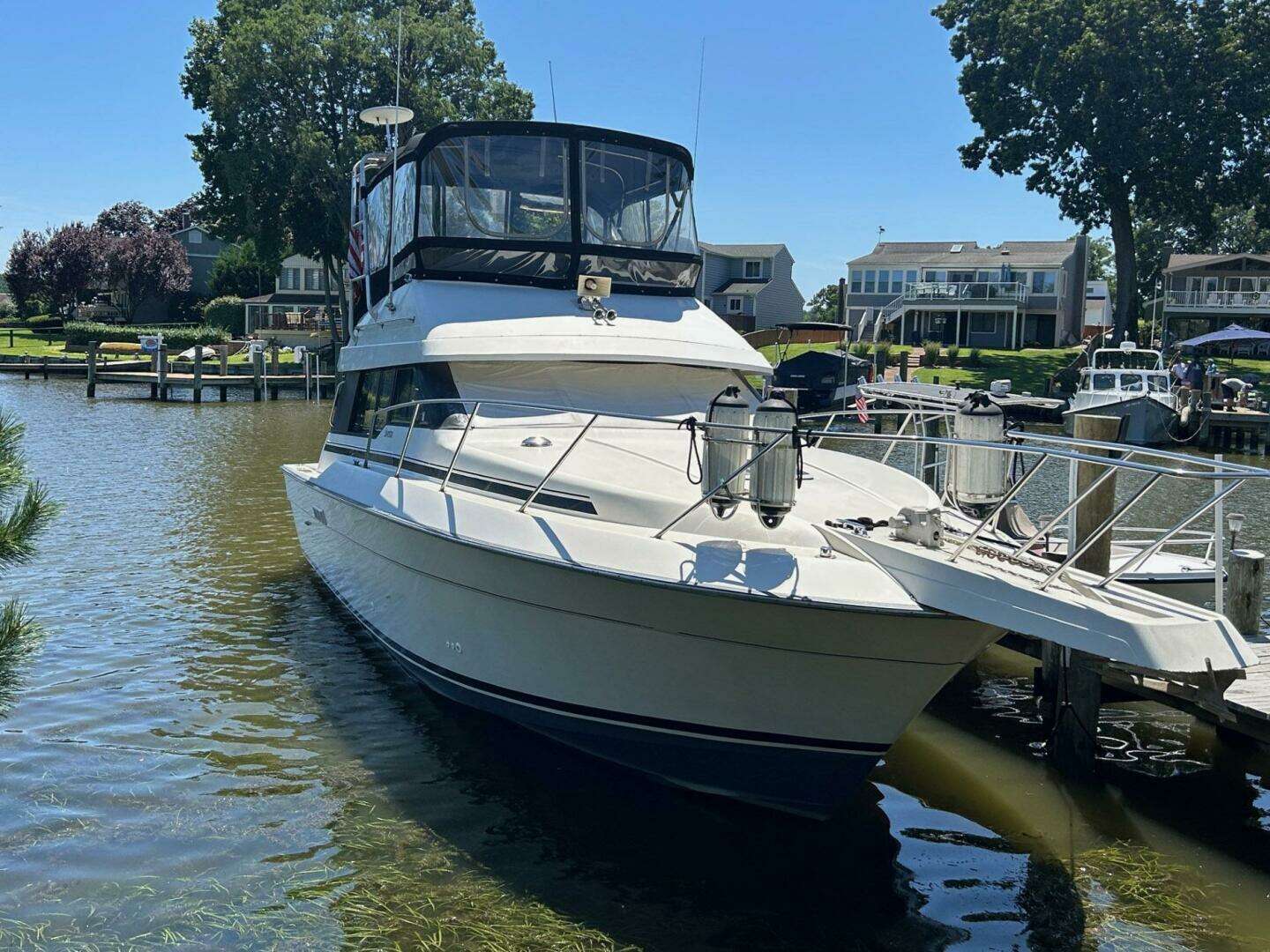1990 Silverton 34 Convertible - Image 3