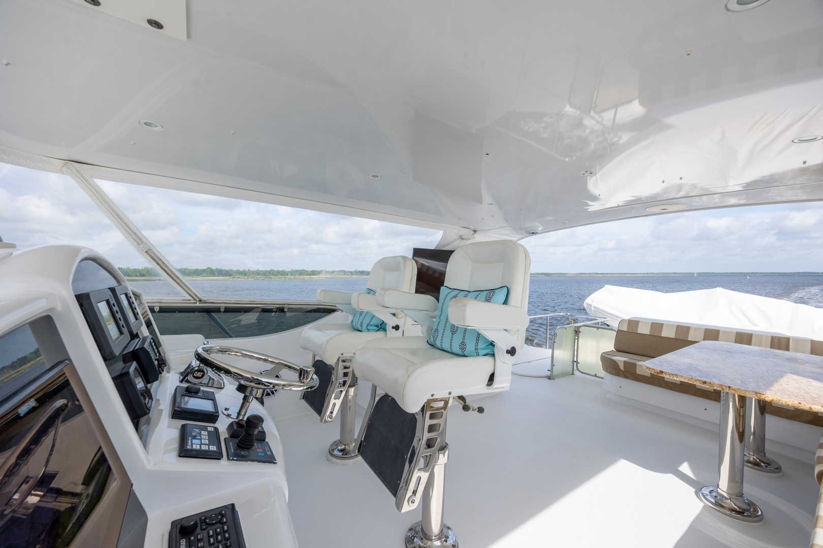 2008 Hatteras Motor Yacht - Image 120