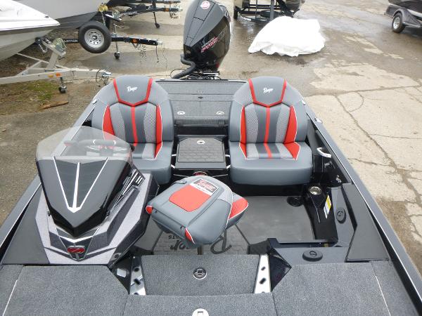 2025 Ranger Z519R Cup-Equipped boat with sleek seating and modern design.