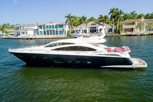 2013 Sunseeker Predator 84