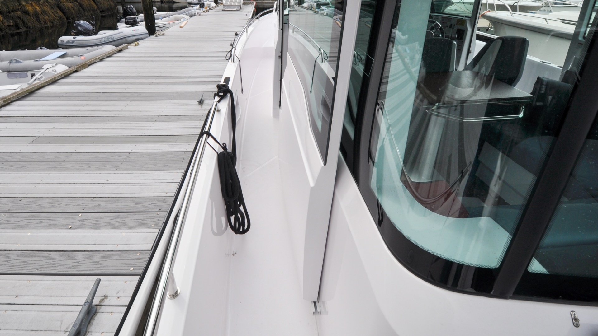 2022 Axopar 37XC - Image 17