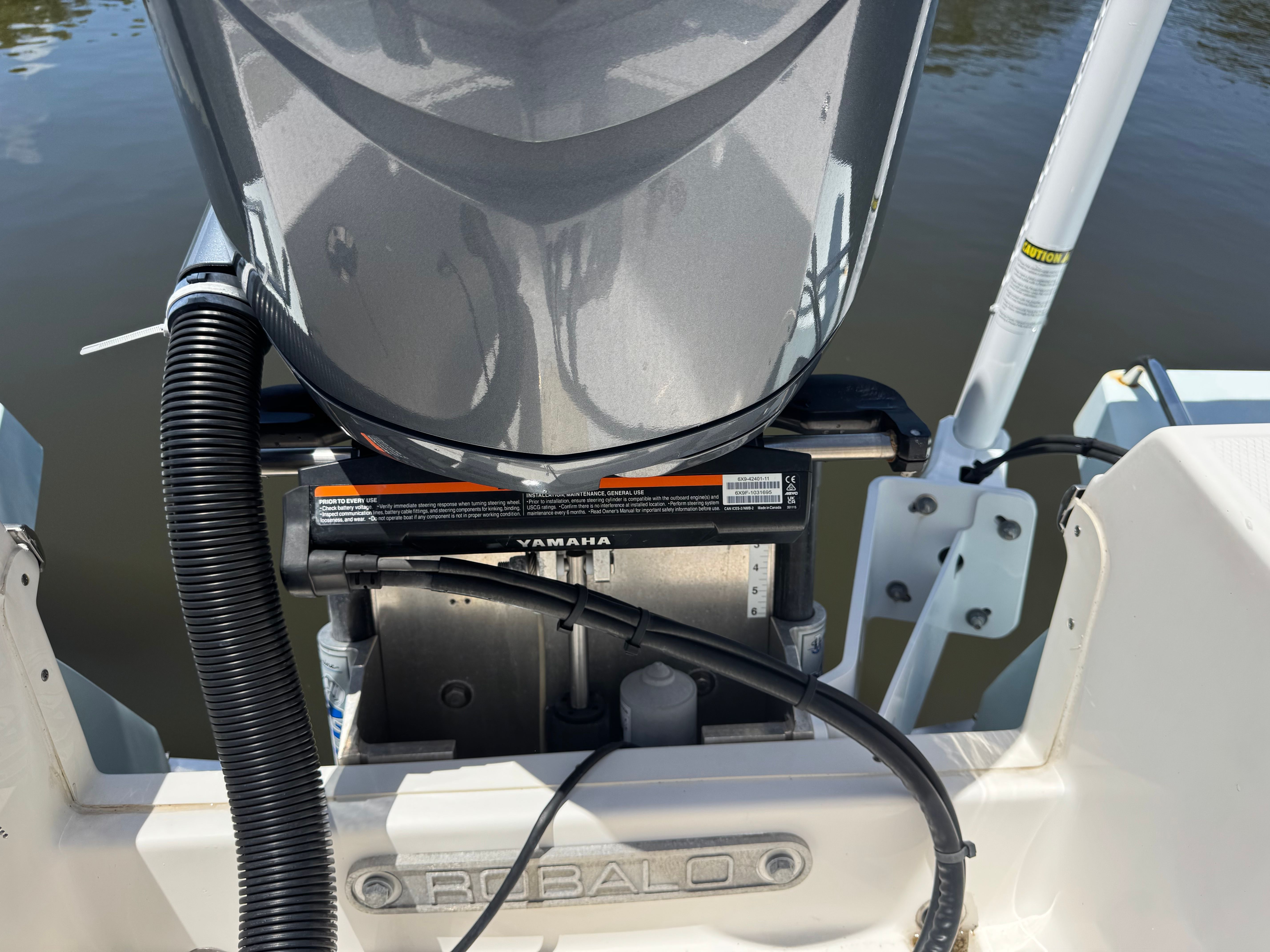 2023 Robalo 246 Cayman - 6