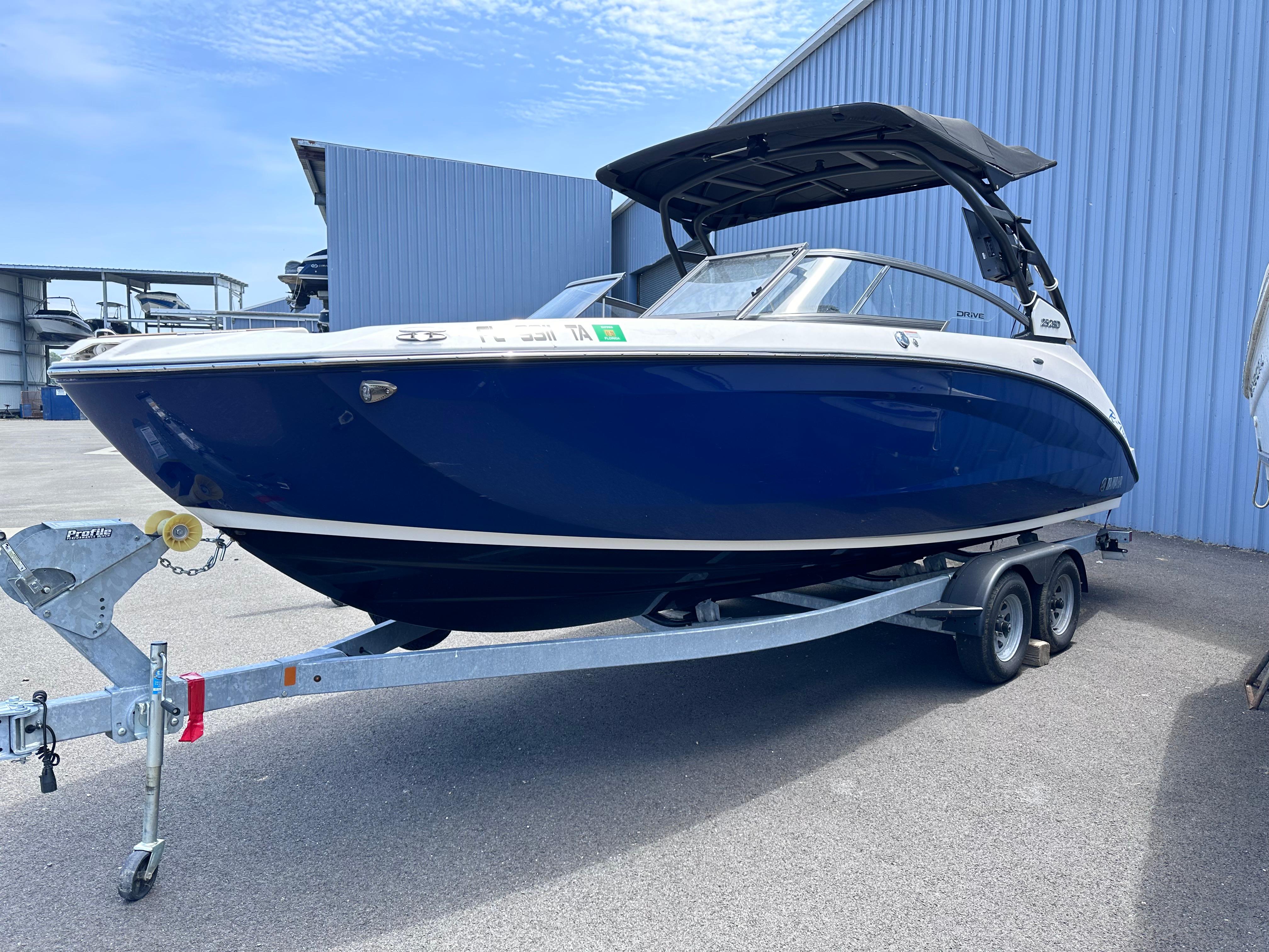 2021 Yamaha Boats 252SD