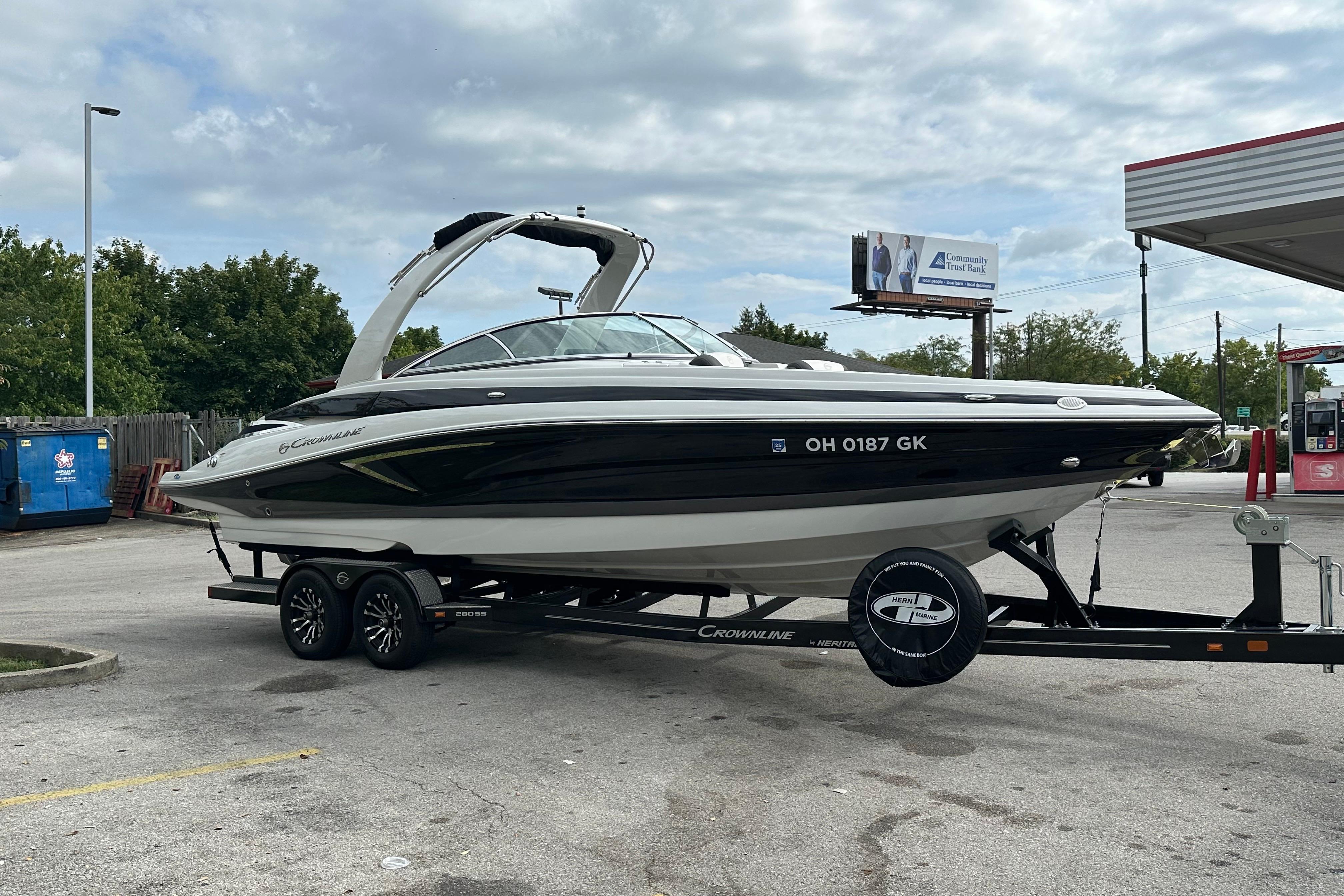 2022 Crownline 280 SS