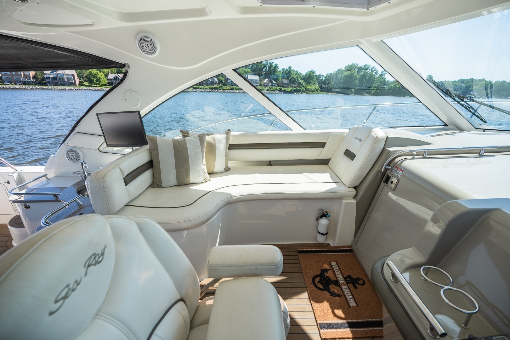 2005 Sea Ray 480 Motor Yacht - Image 25