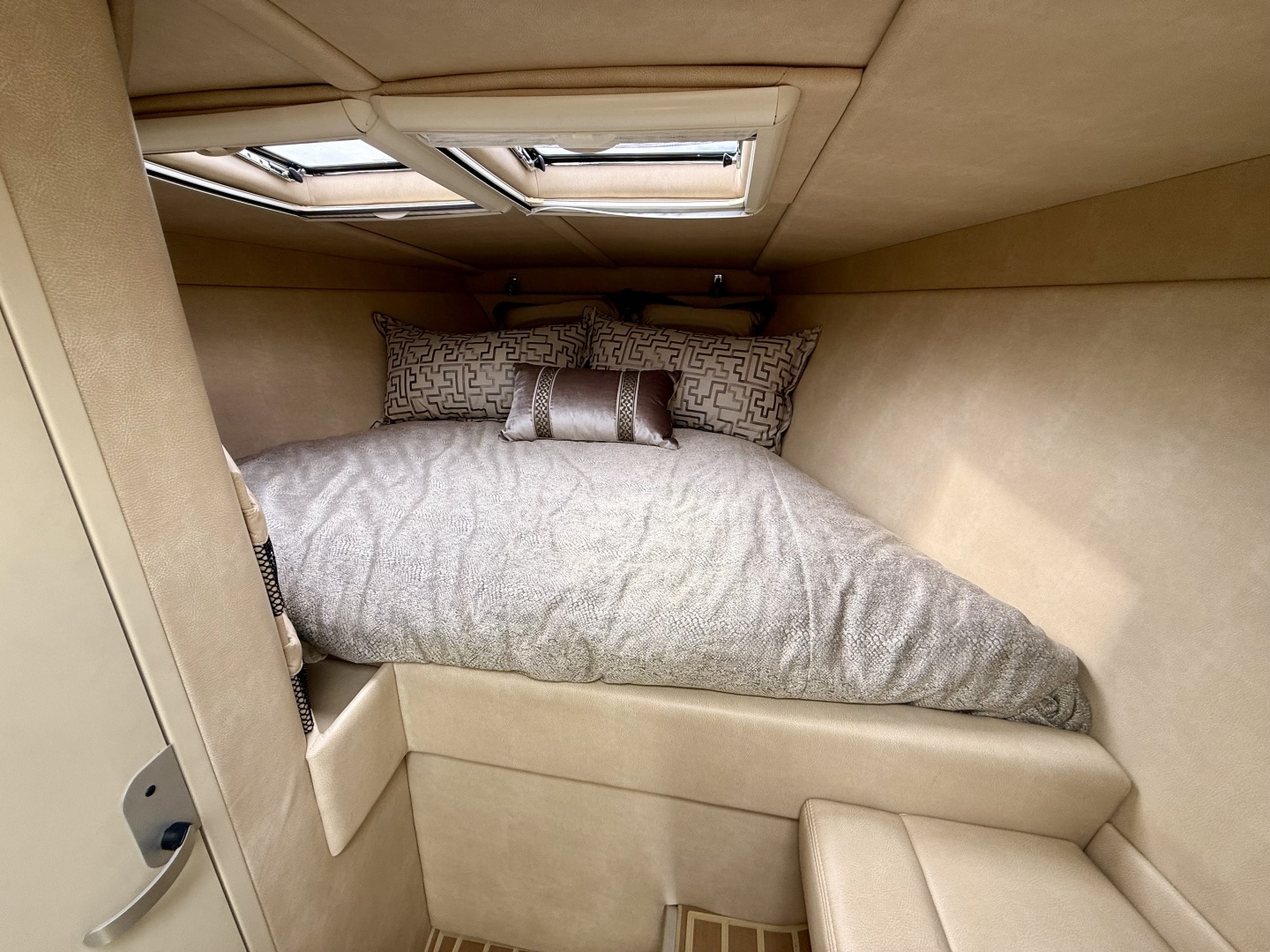 2020 Nor-Tech 550 SPORT CENTER CONSOLE - Image 63