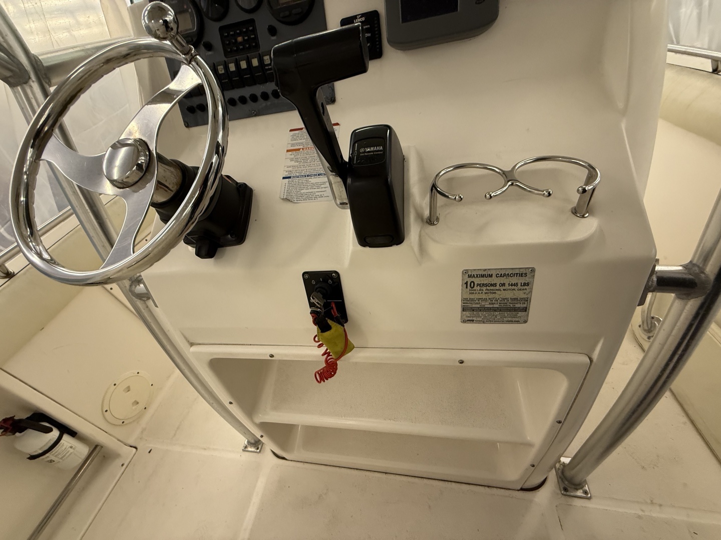 2005 Robalo R220 - Image 11