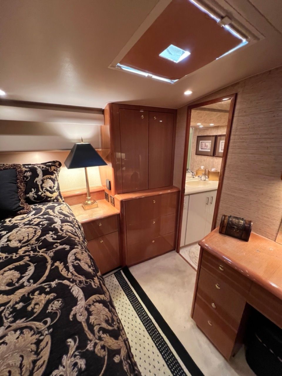 2002 Viking 61 Enclosed Bridge - 77