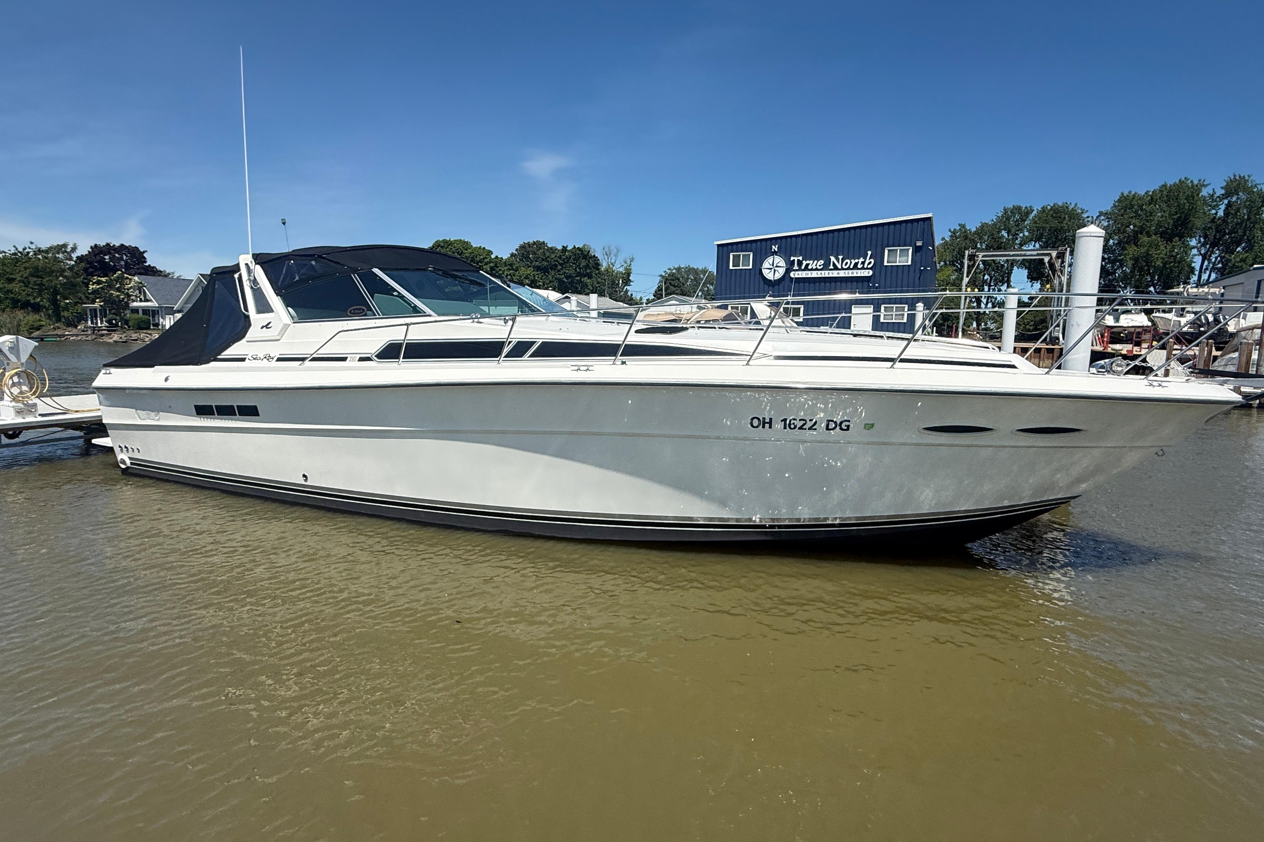 1988 Sea Ray 390 Express Cruiser