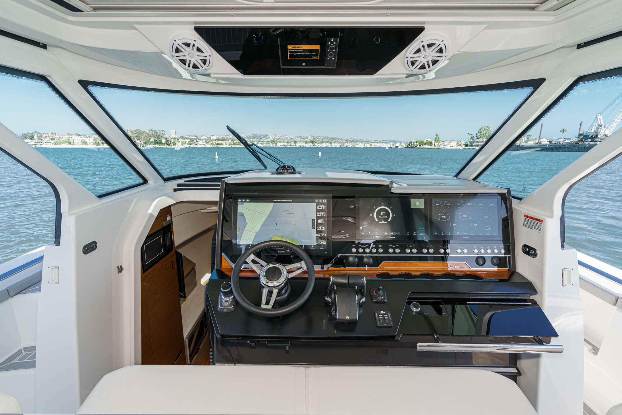 2023 Tiara Yachts 48 LS - 32