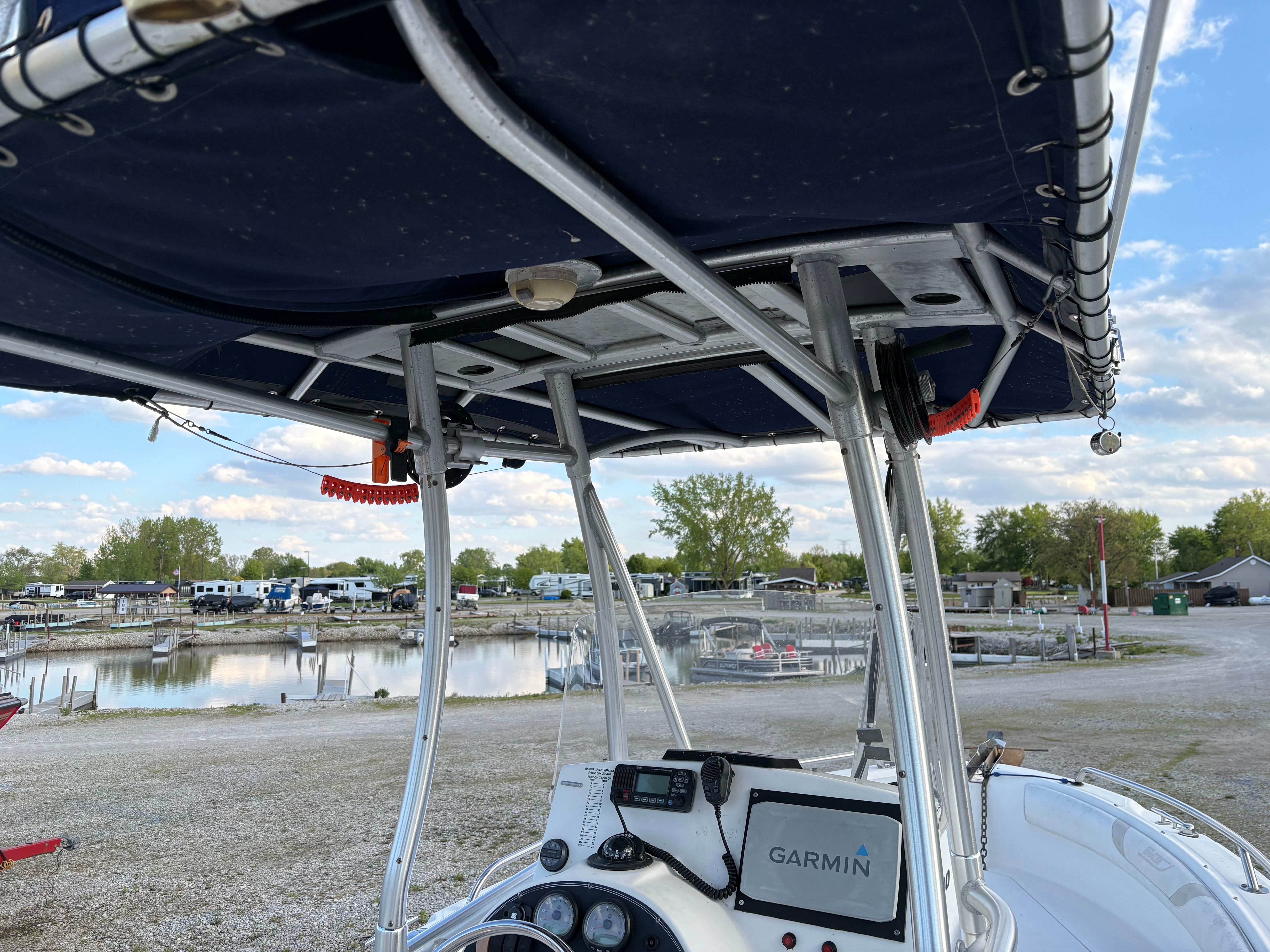 2003 Boston Whaler 210 Outrage - 19