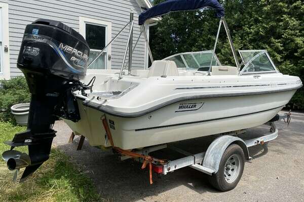 1998 Boston Whaler Ventura 180