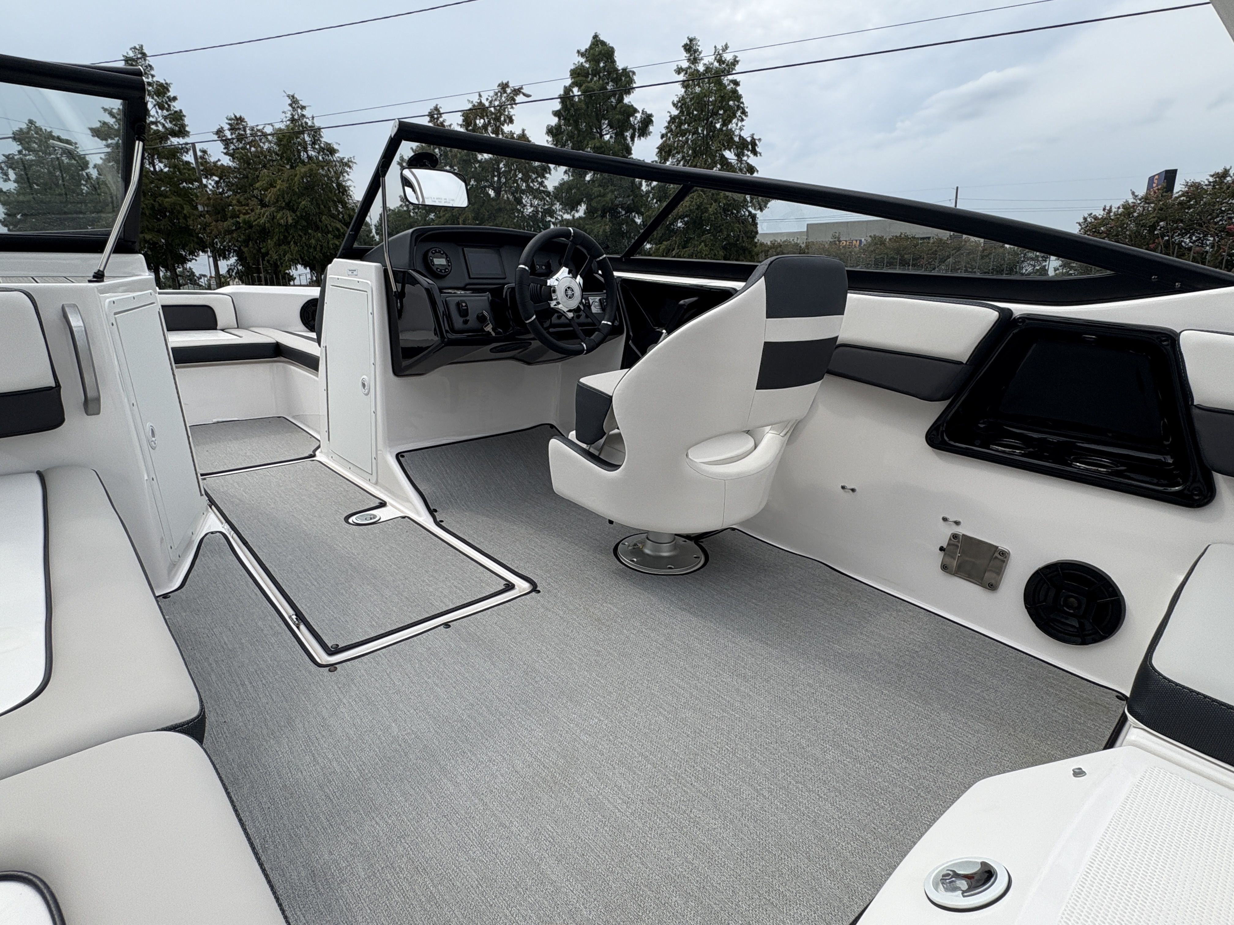 2024 Yamaha Boats AR 195 interior, featuring sleek design and modern seating arrangement.