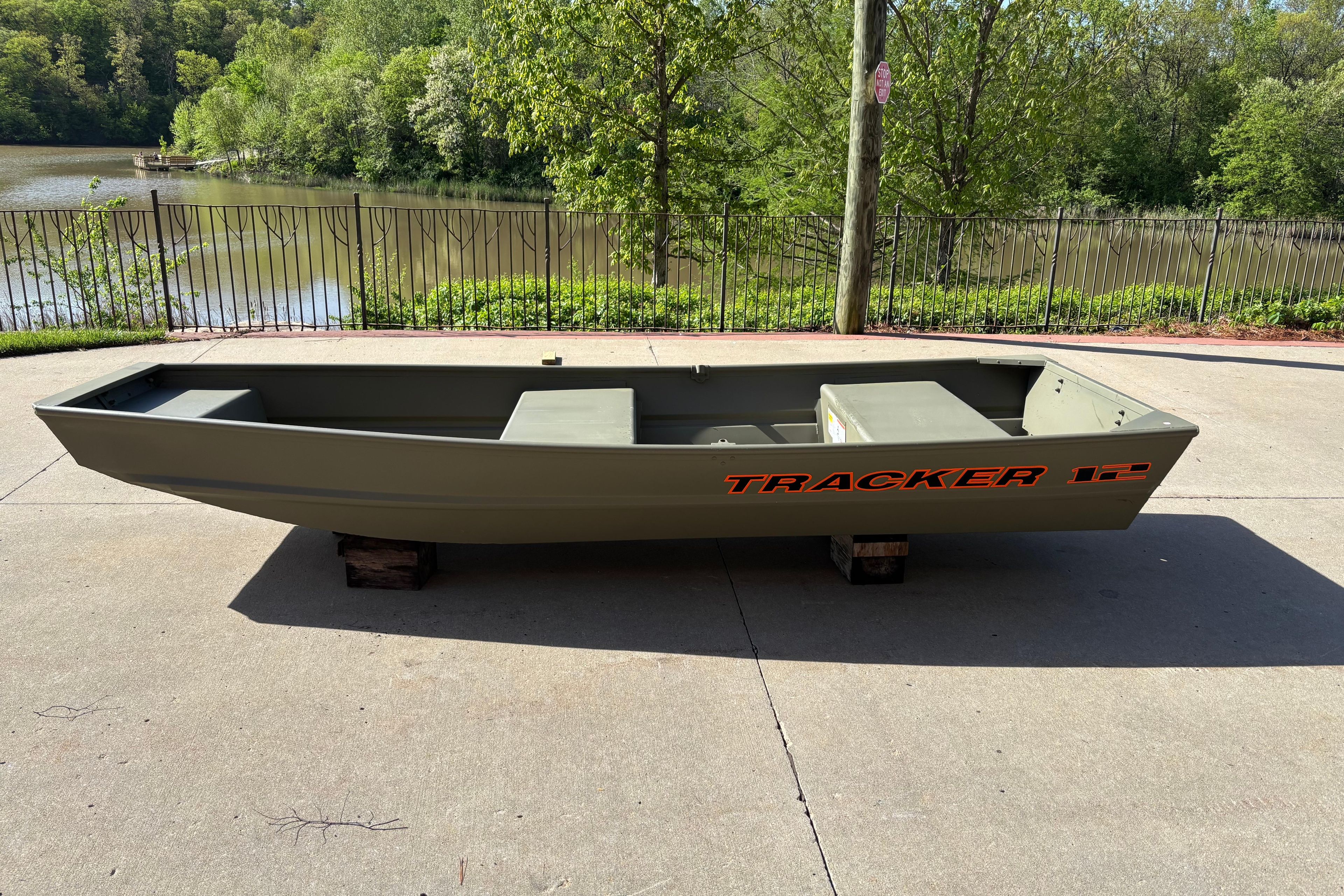 2026 Tracker Grizzly 12 Jon