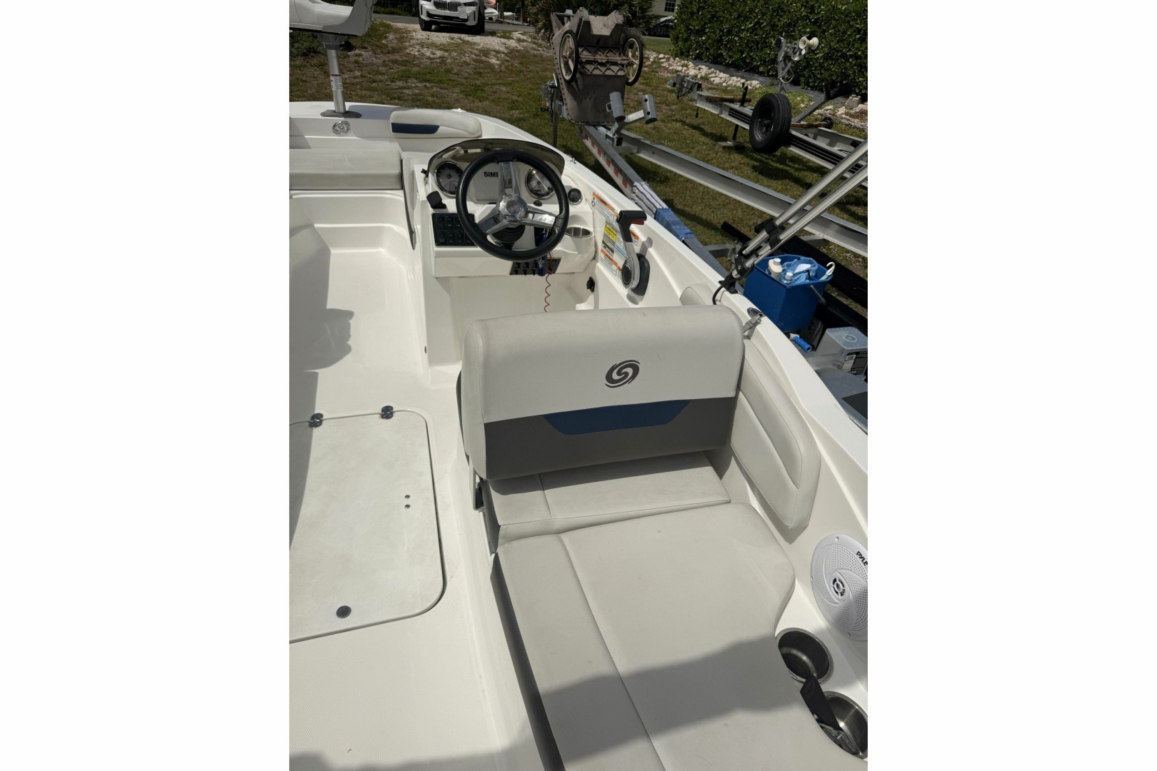 2020 Hurricane SunDeck Sport 185 OB - Image 11