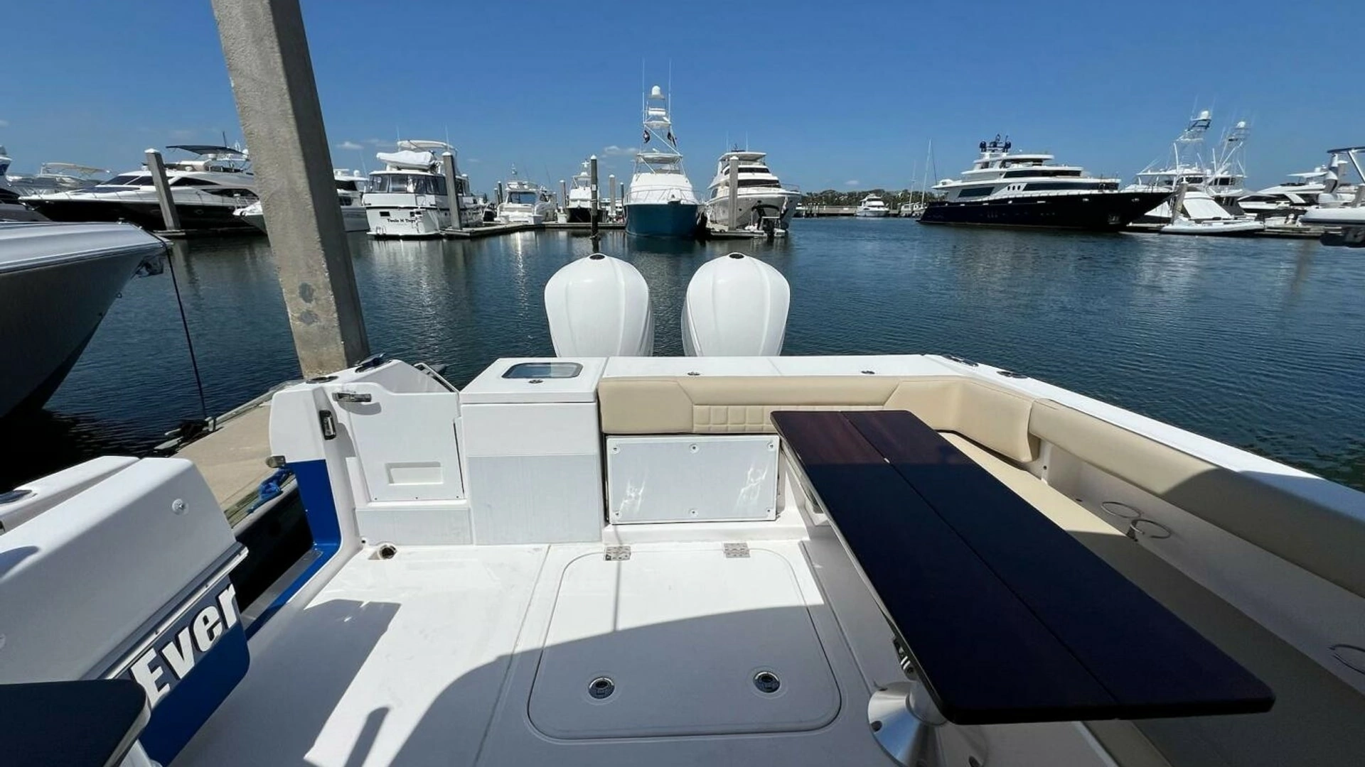 2019 Everglades 340 Dual Console - Image 4