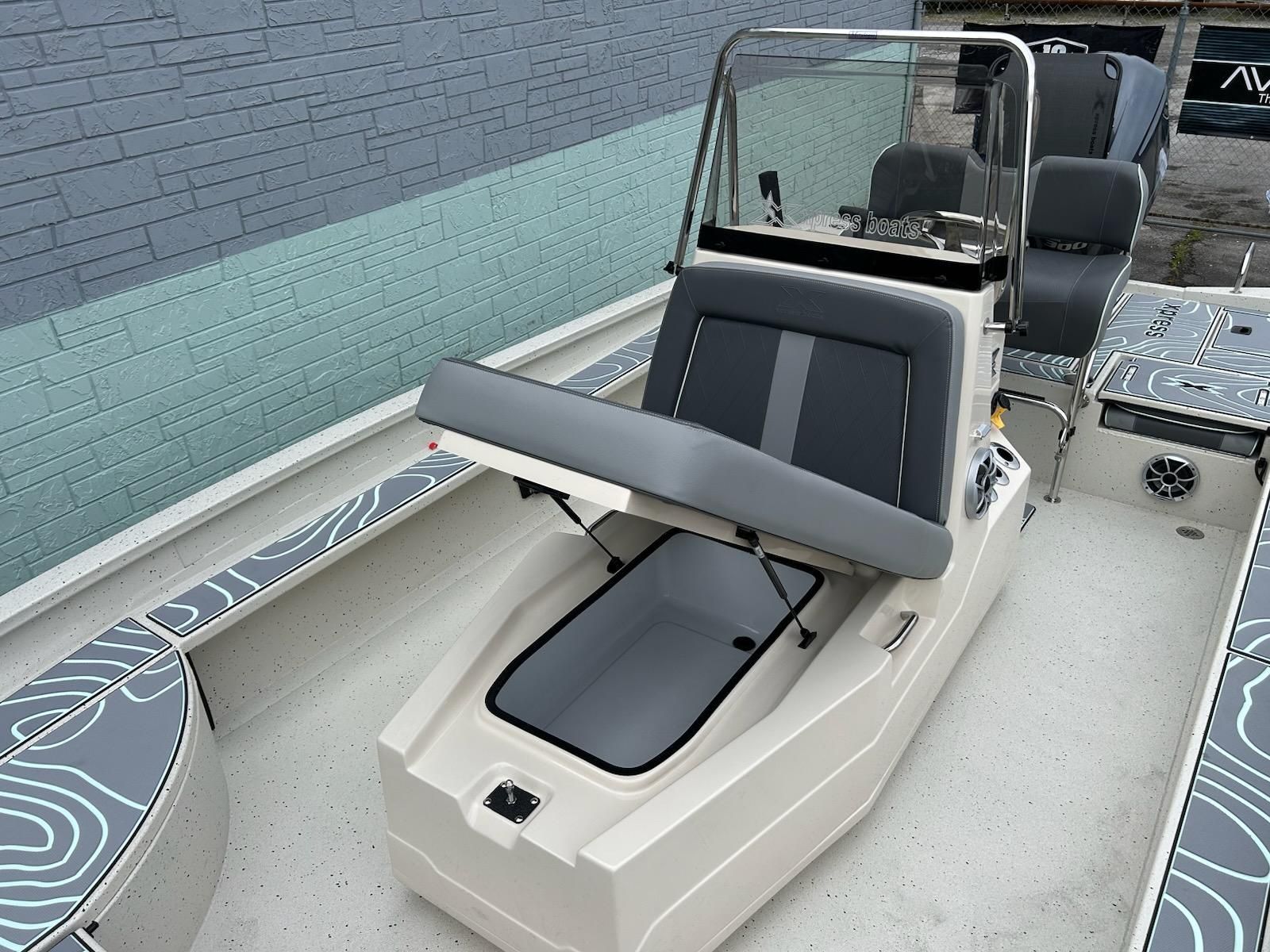 2025 Xpress X23 Bay Lounge - 6