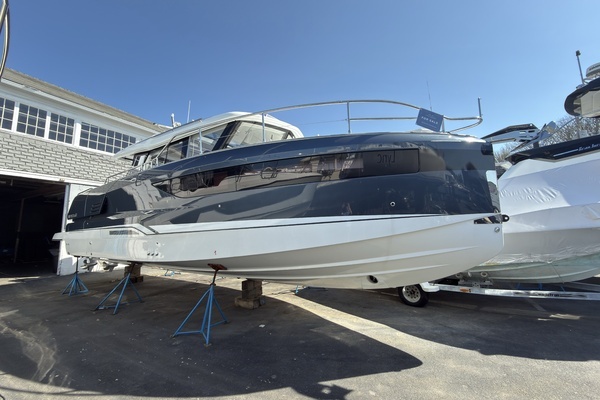 2026 Wellcraft 44 Explorer