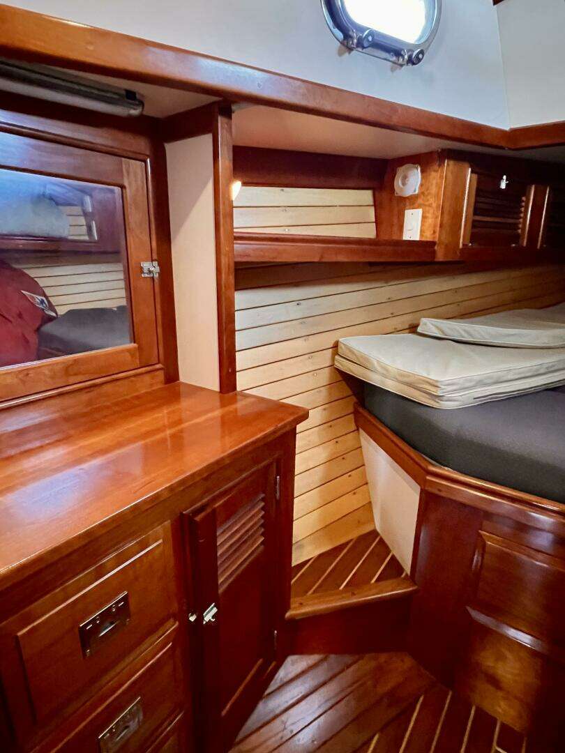 2001 Shannon 43 Cutter - Image 22
