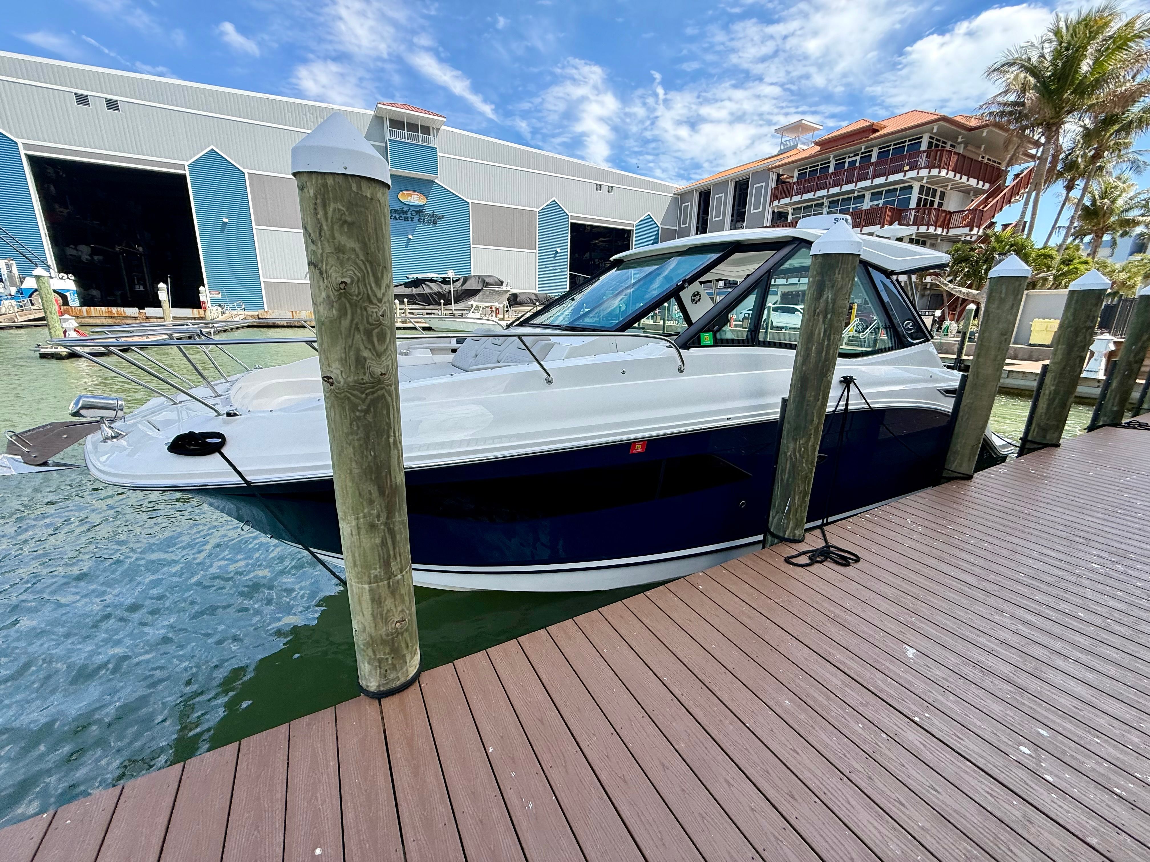 2023 Sea Ray Sundancer 320 - 4