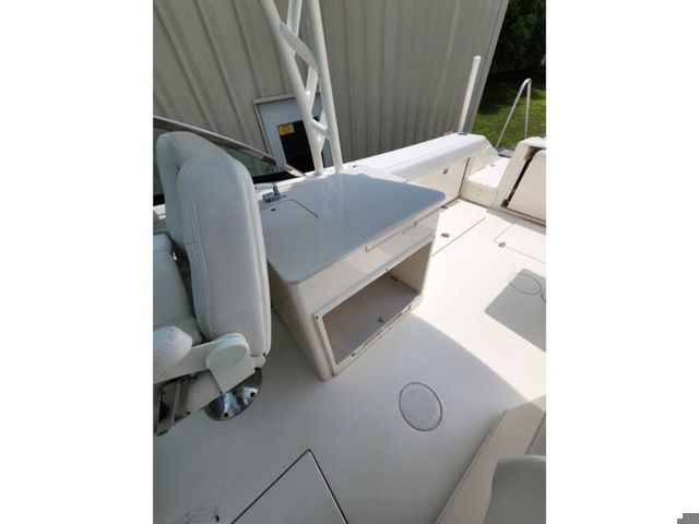 2022 Cobia 280 Dual Console - 18