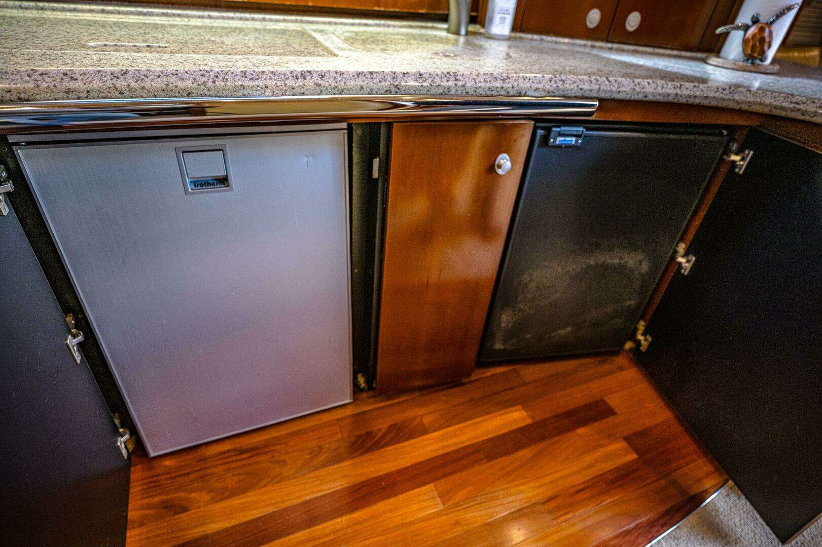2005 Sea Ray 500 Sundancer - Image 34