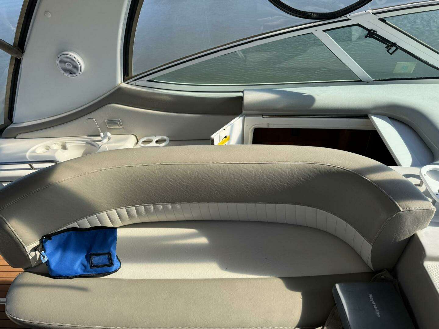 2003 Cruisers Yachts 3772 - Image 46
