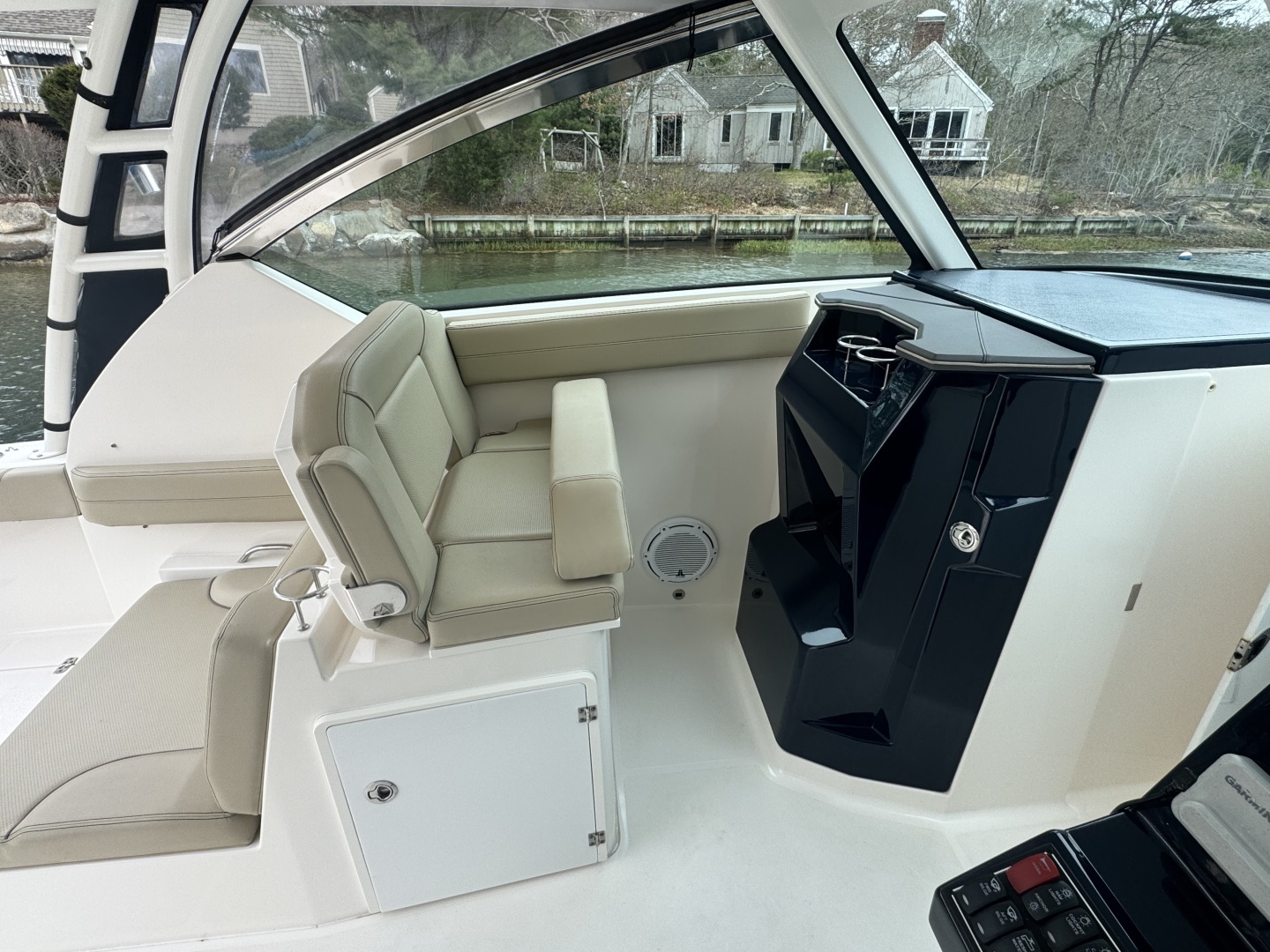 2017 Pursuit 295 DC - Image 6